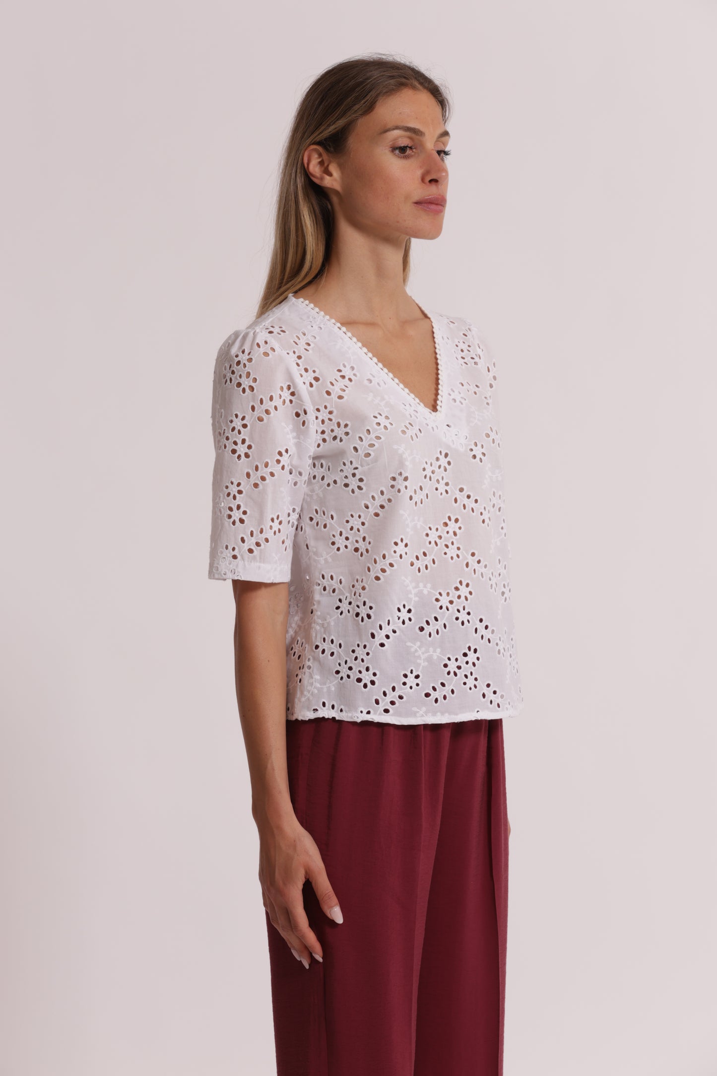 BLUSA SCOLLO A V IN SANGALLO