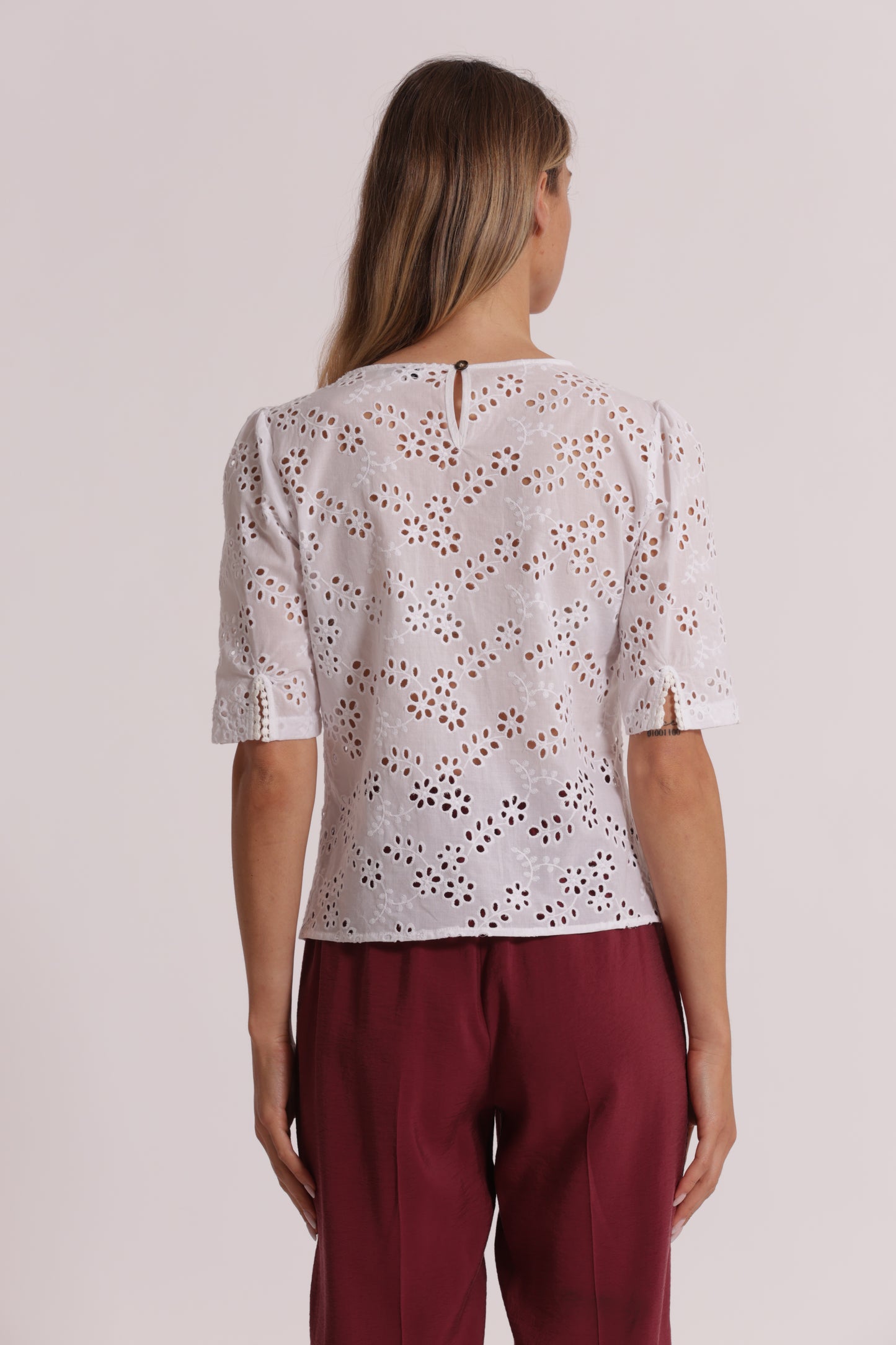 BLUSA SCOLLO A V IN SANGALLO