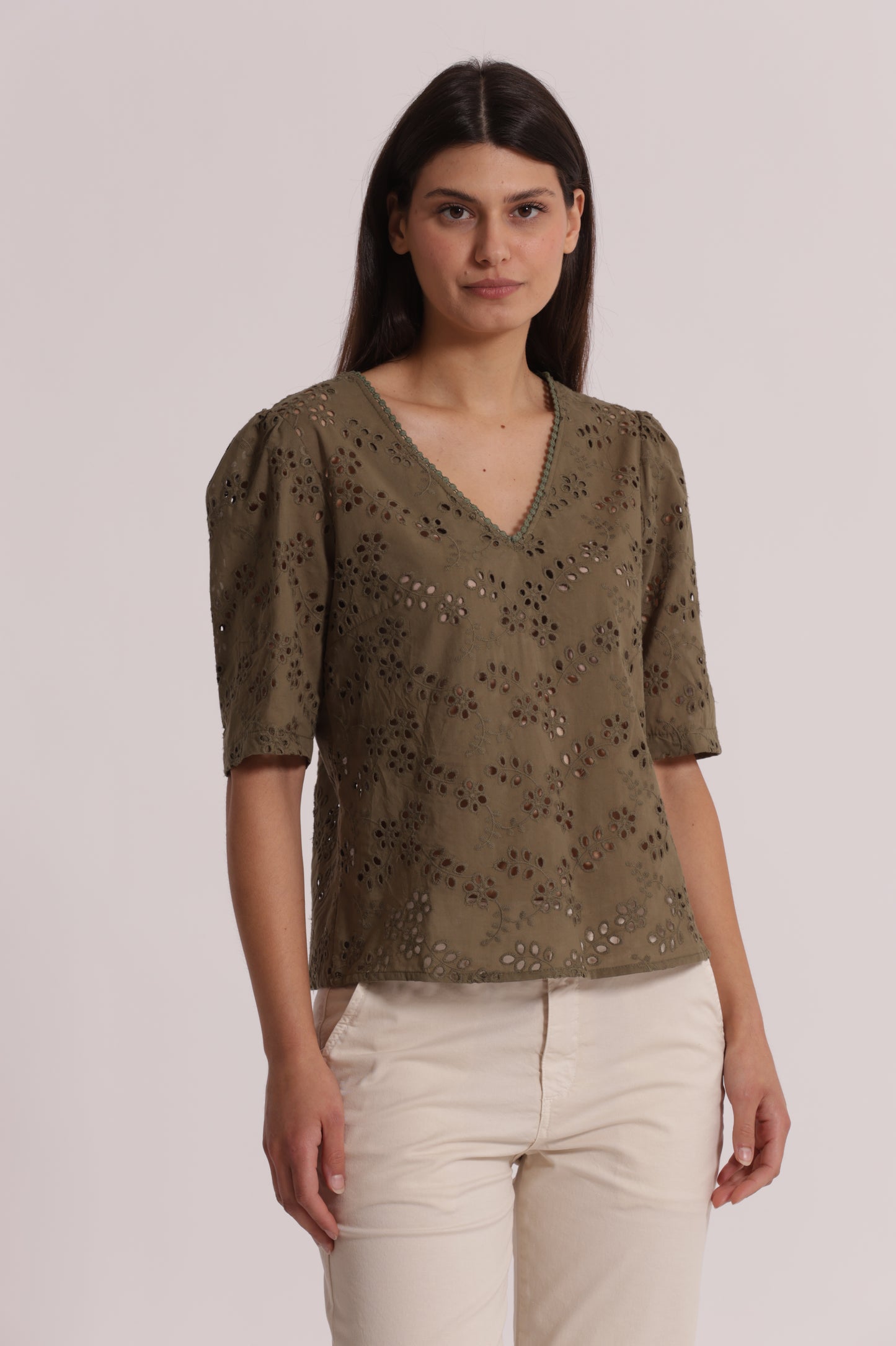 BLUSA SCOLLO A V IN SANGALLO
