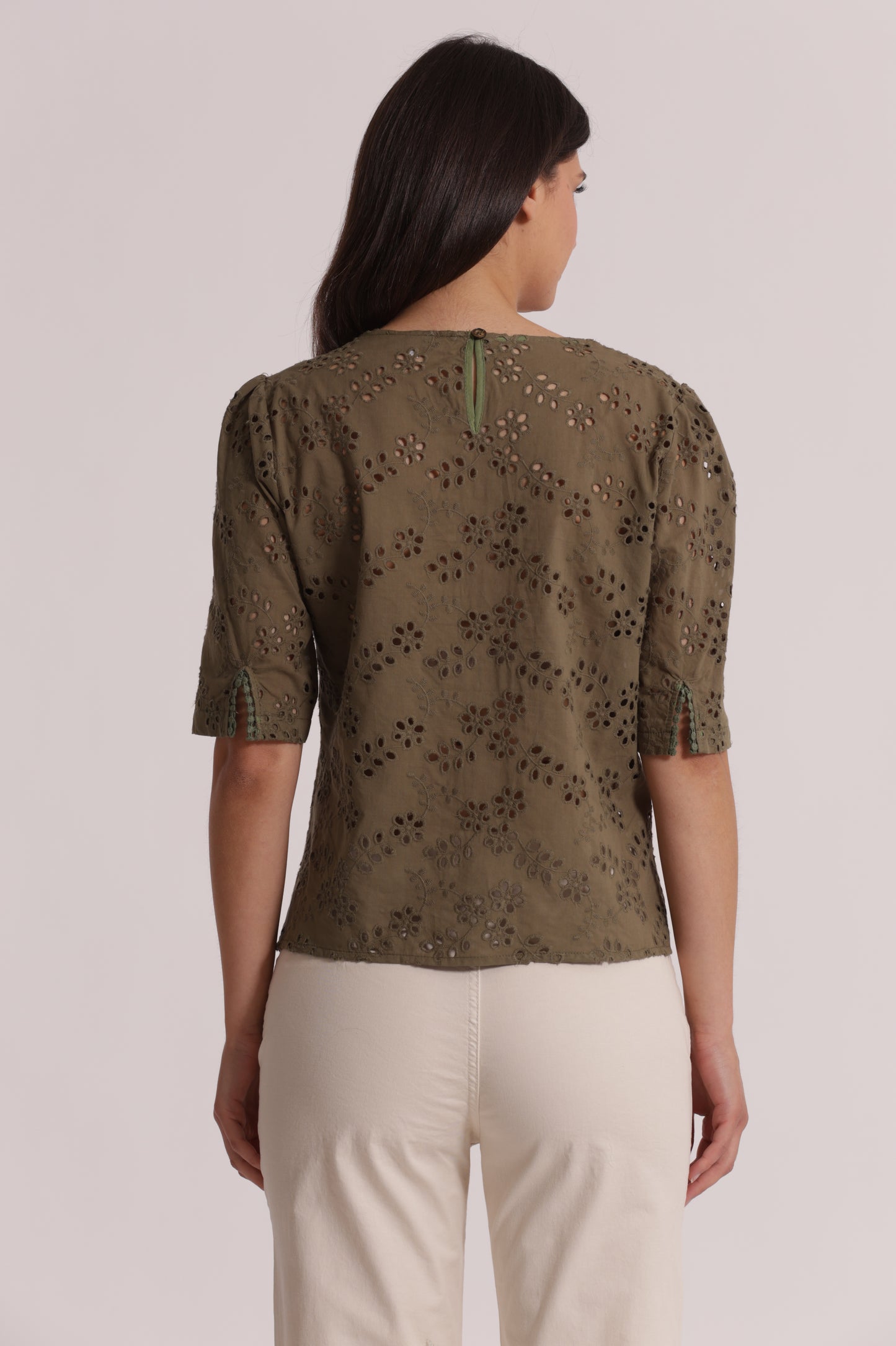 BLUSA SCOLLO A V IN SANGALLO
