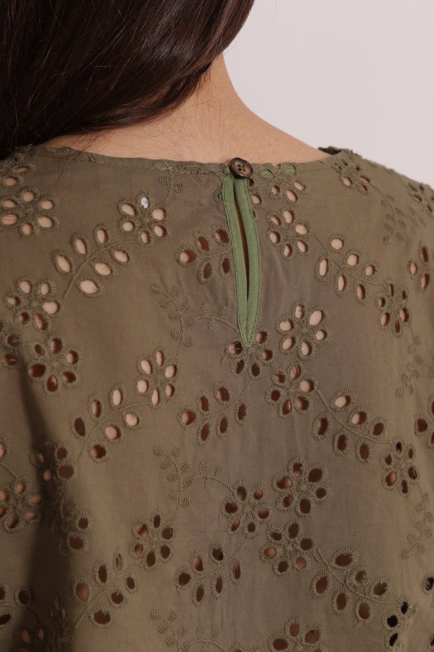 BLUSA SCOLLO A V IN SANGALLO
