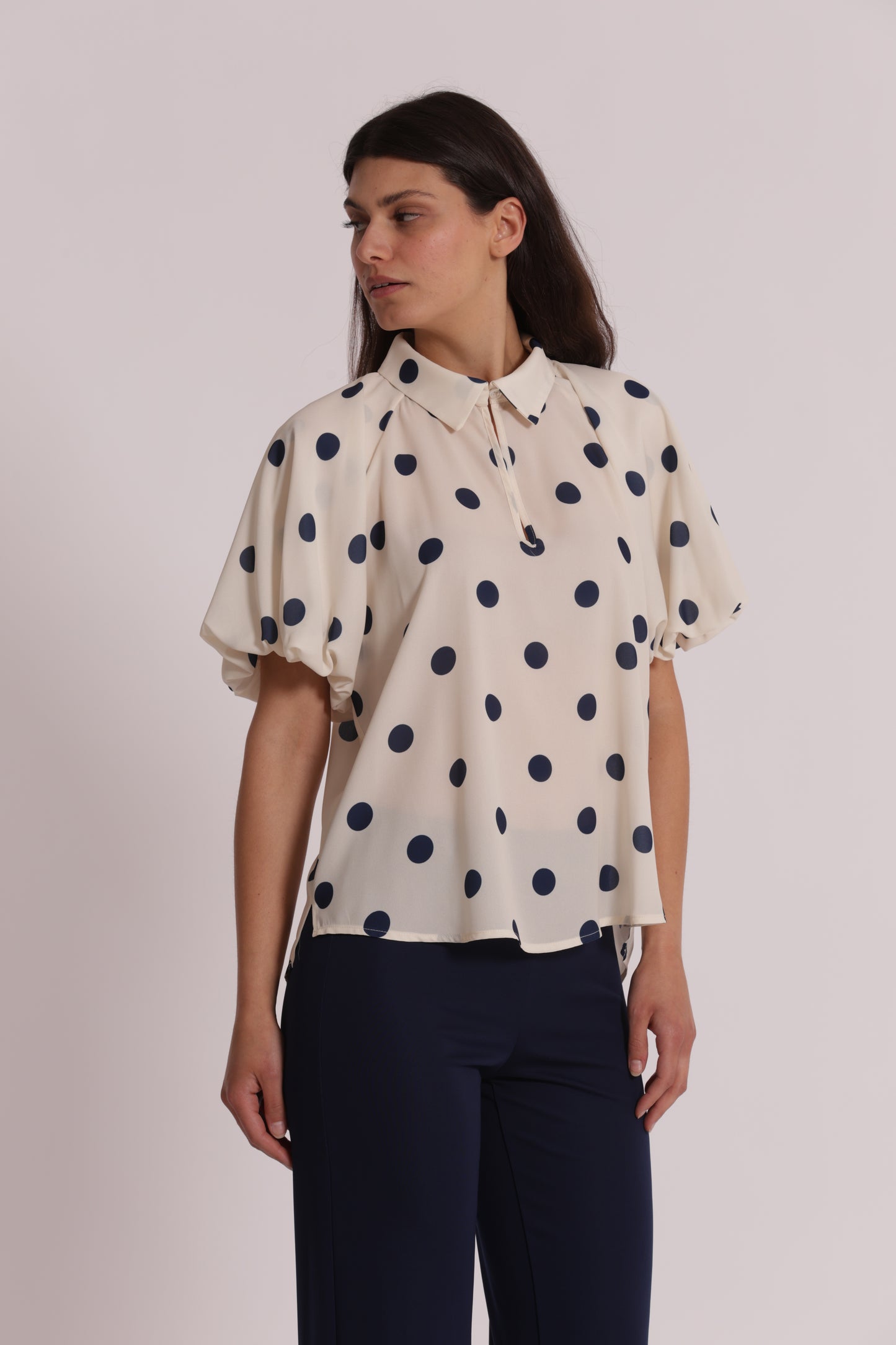 BLUSA CON MANICHE A PALLONCINO FANTASIA POIS