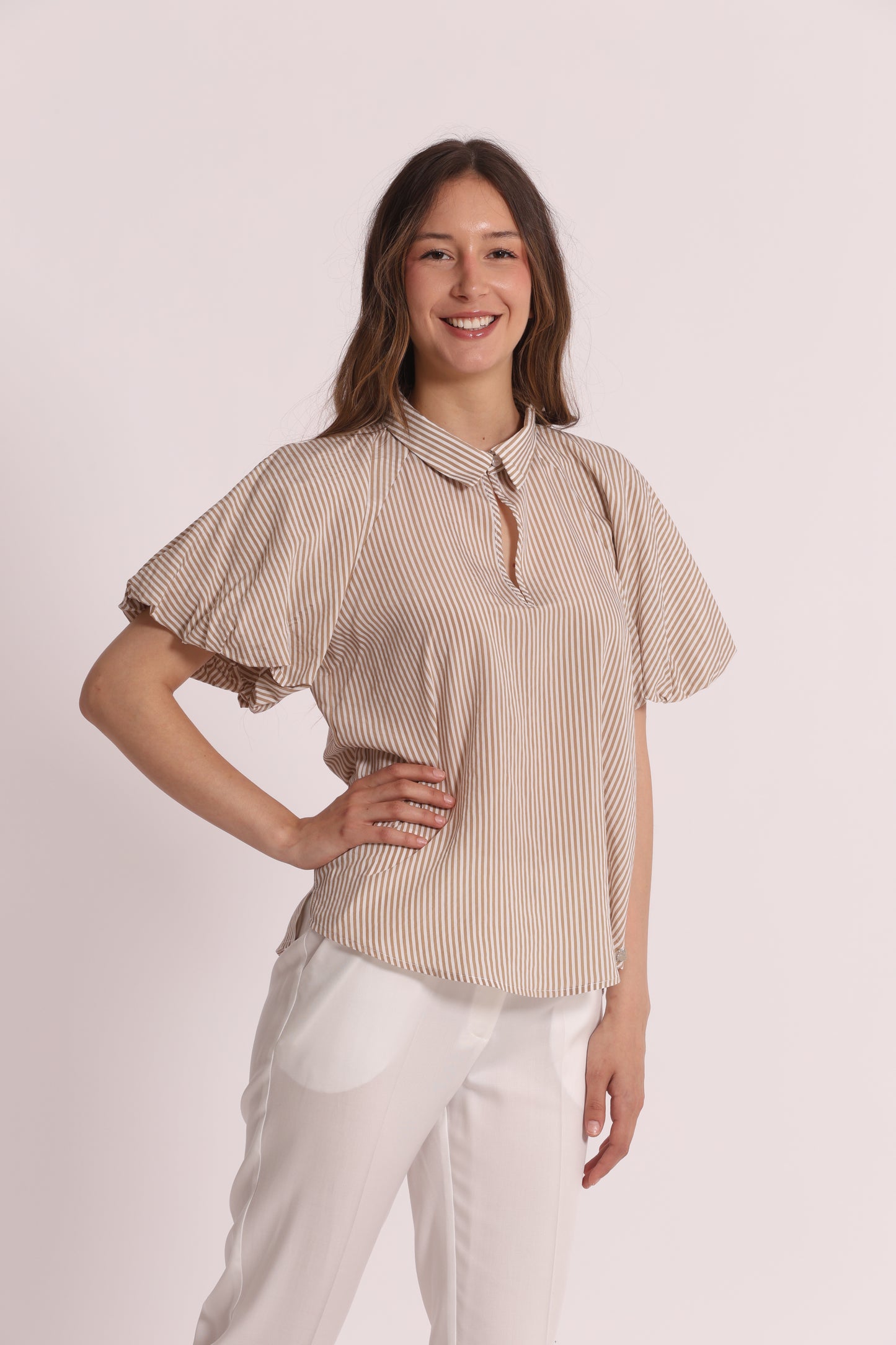 BLUSA CON MANICHE A PALLONCINO A RIGHE