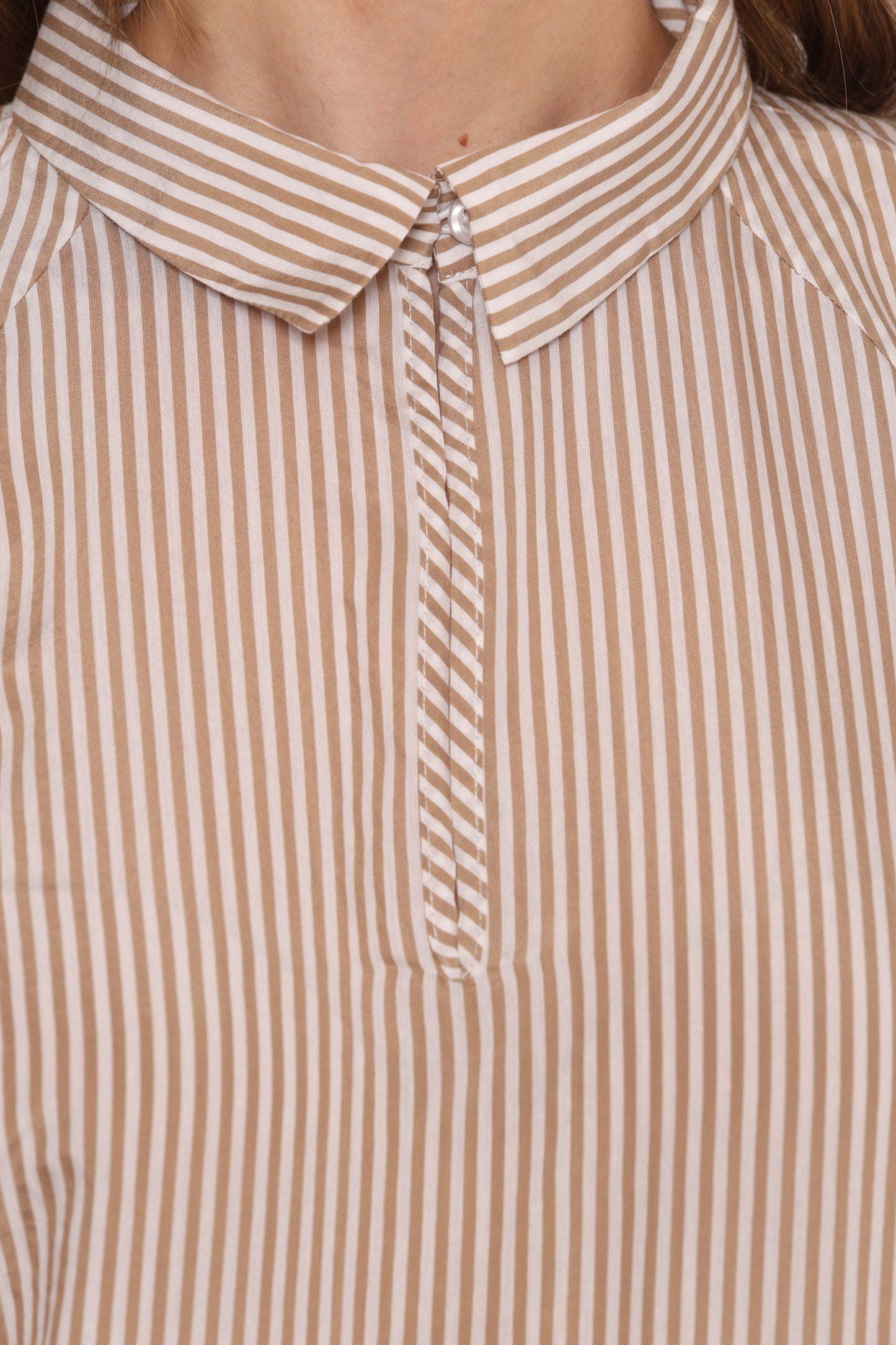 BLUSA CON MANICHE A PALLONCINO A RIGHE
