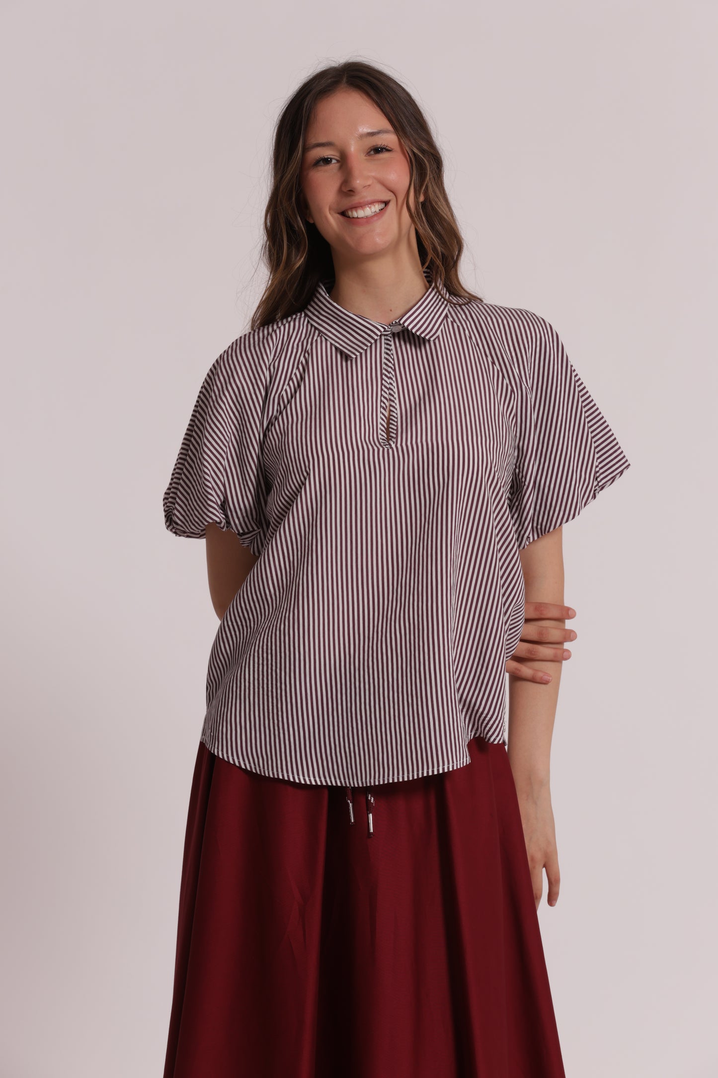 BLUSA CON MANICHE A PALLONCINO A RIGHE