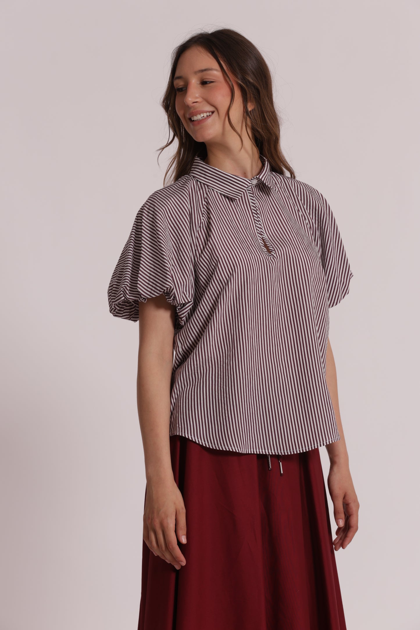 BLUSA CON MANICHE A PALLONCINO A RIGHE
