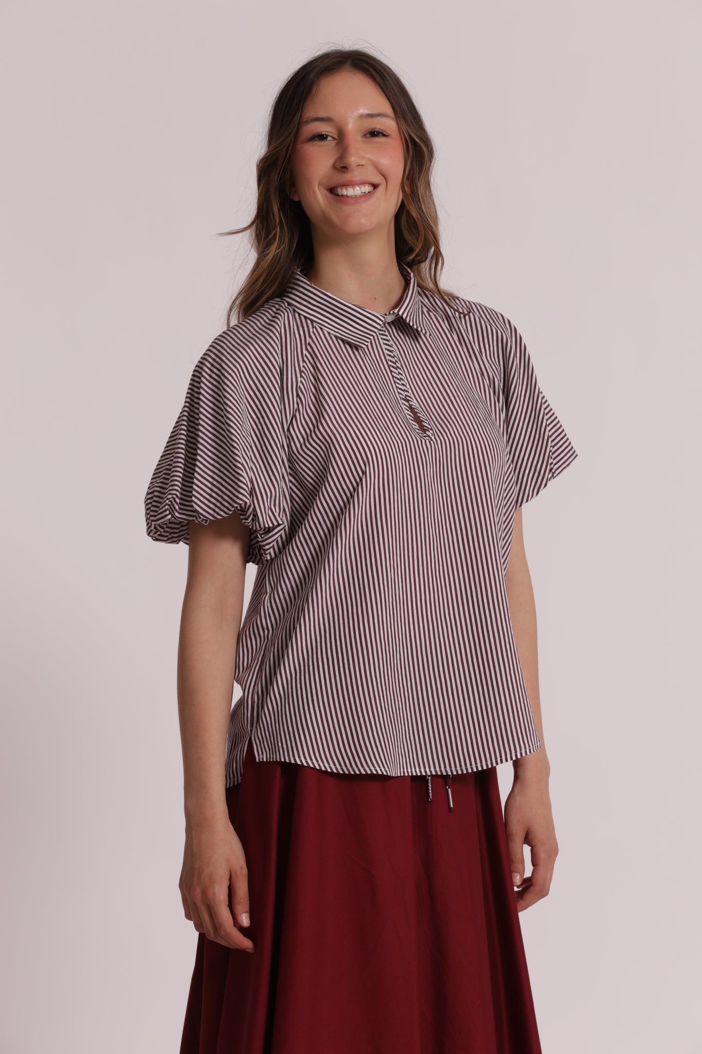 BLUSA CON MANICHE A PALLONCINO A RIGHE