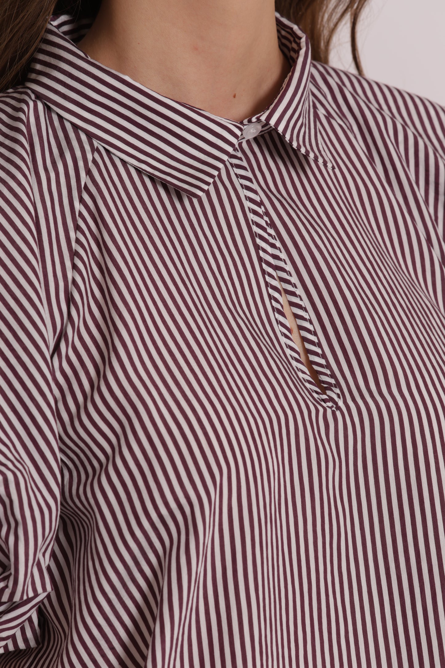 BLUSA CON MANICHE A PALLONCINO A RIGHE