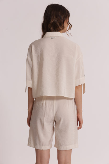 CAMICIA CROPPED CON FIBBIE SU MANICHE IN MODAL CUPRO