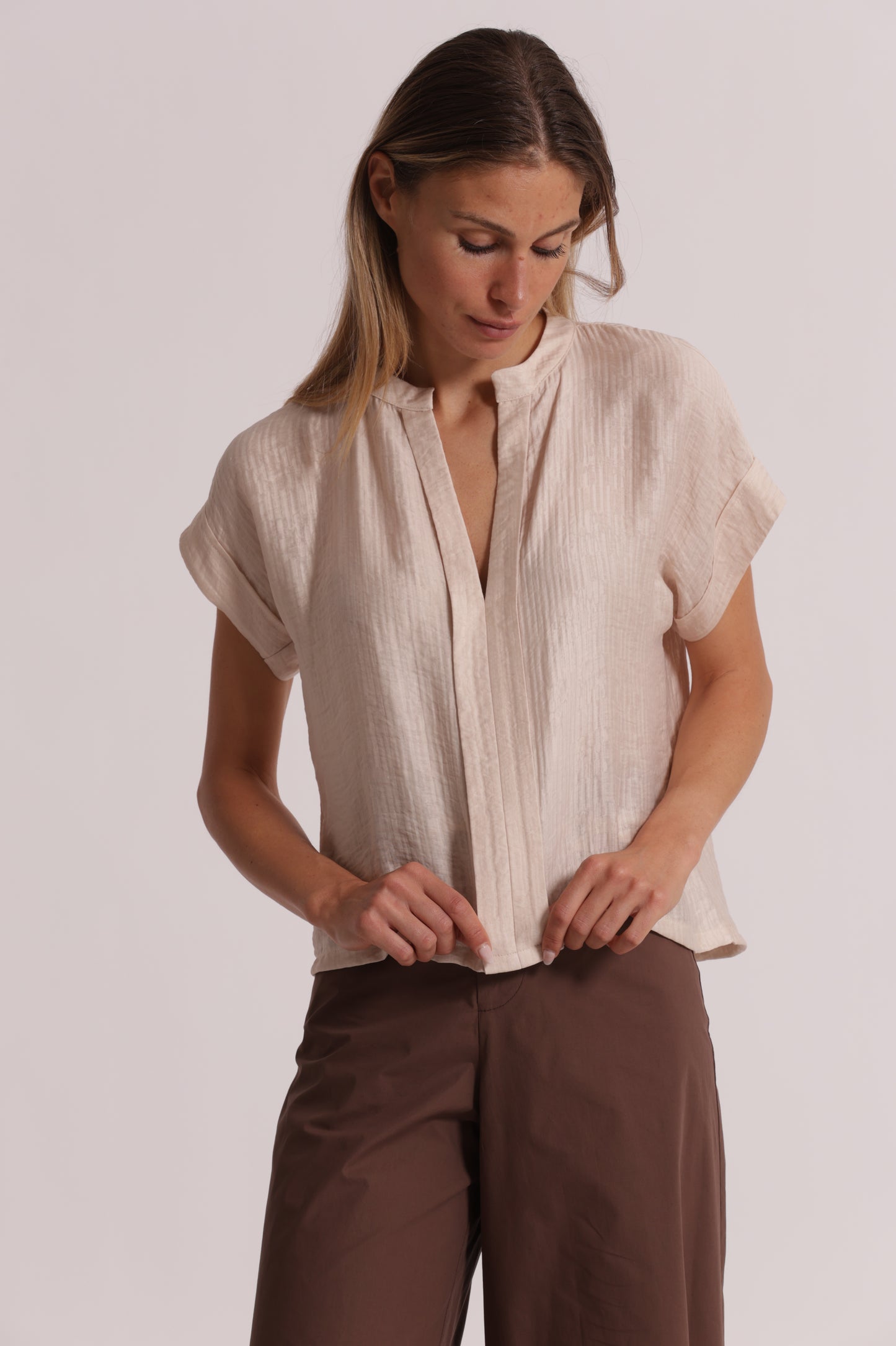 BLUSA CON COLLO ALLA COREANA IN CREPONNE