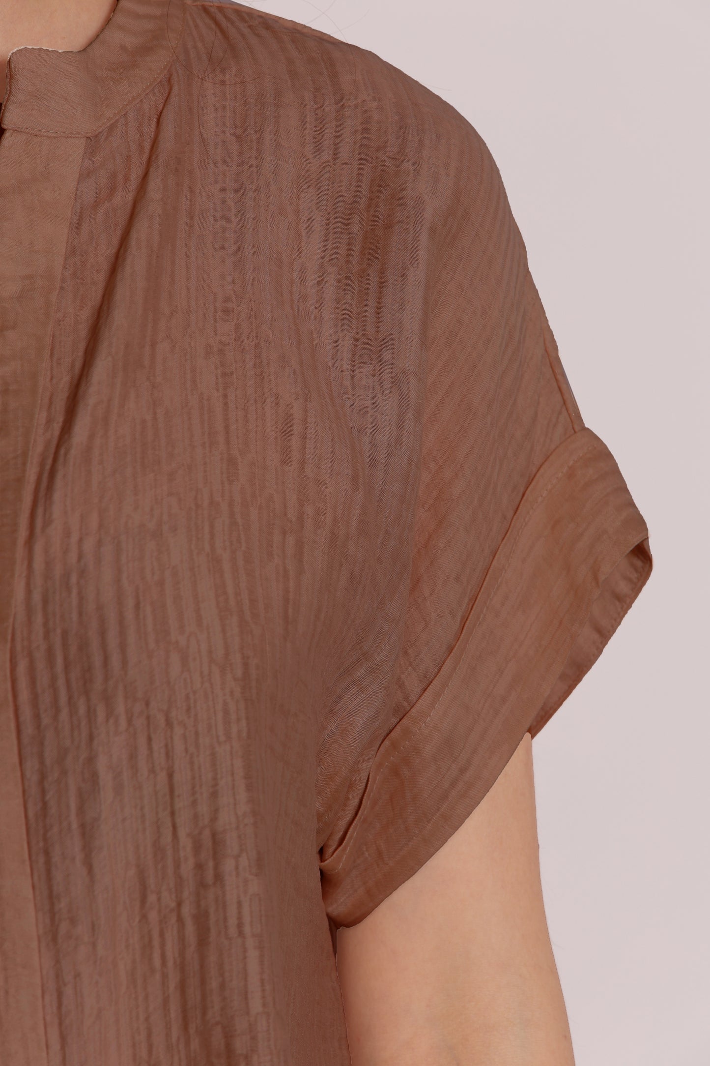 BLUSA CON COLLO ALLA COREANA IN CREPONNE