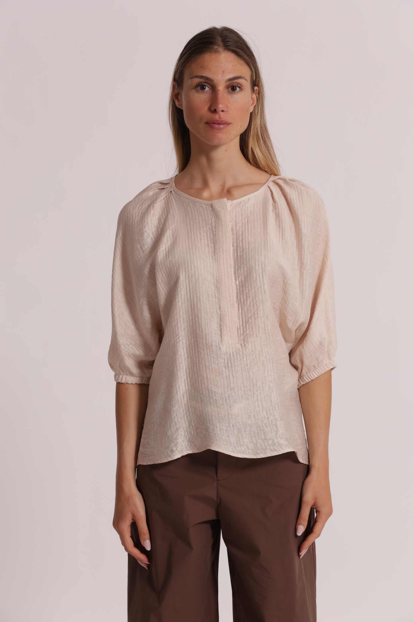 BLUSA OVER IN CREPONNE SCOLLO TONDO E MANICHE 3/4