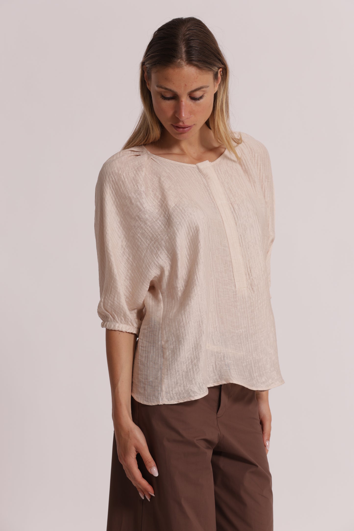 BLUSA OVER IN CREPONNE SCOLLO TONDO E MANICHE 3/4