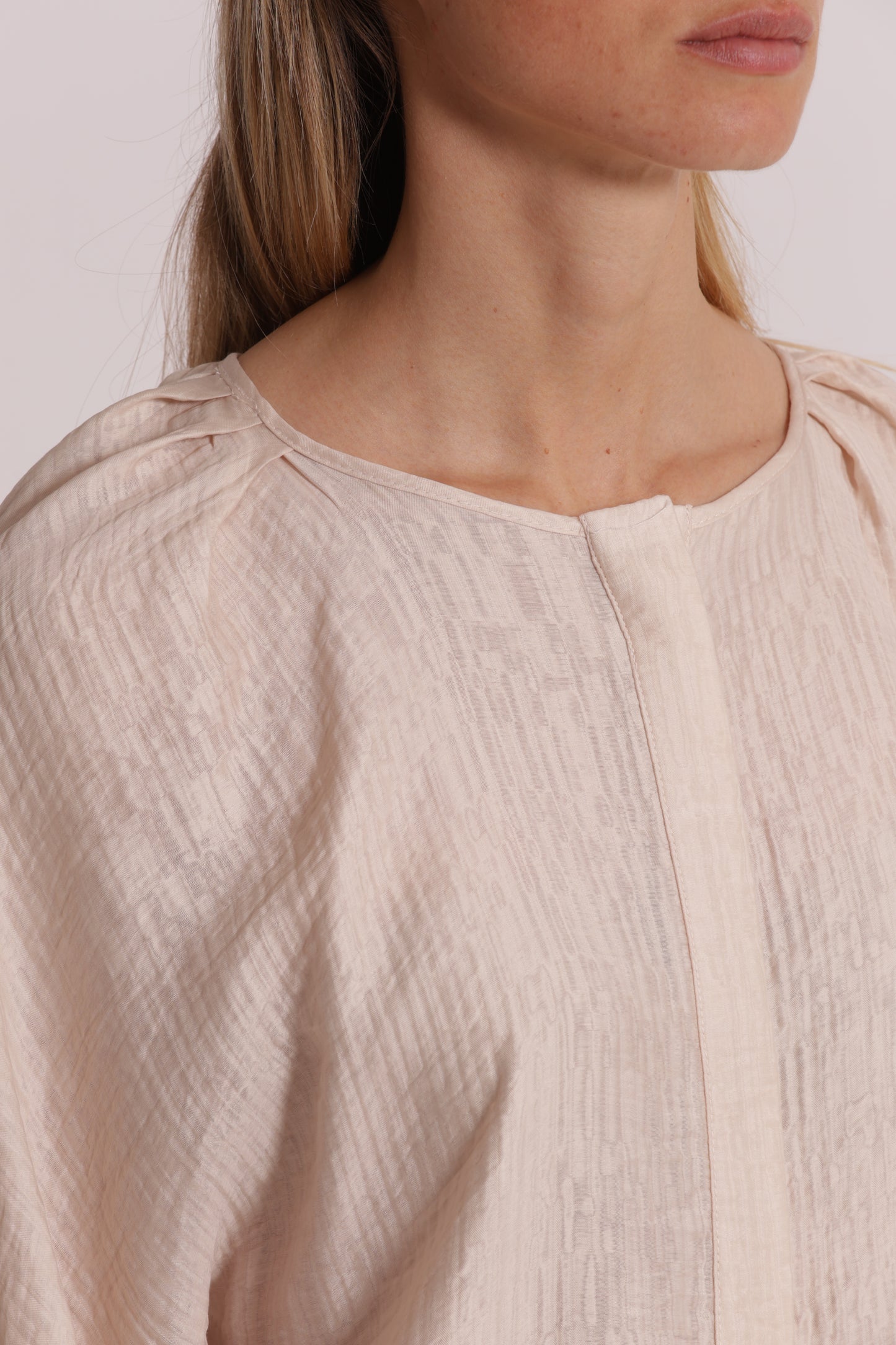 BLUSA OVER IN CREPONNE SCOLLO TONDO E MANICHE 3/4