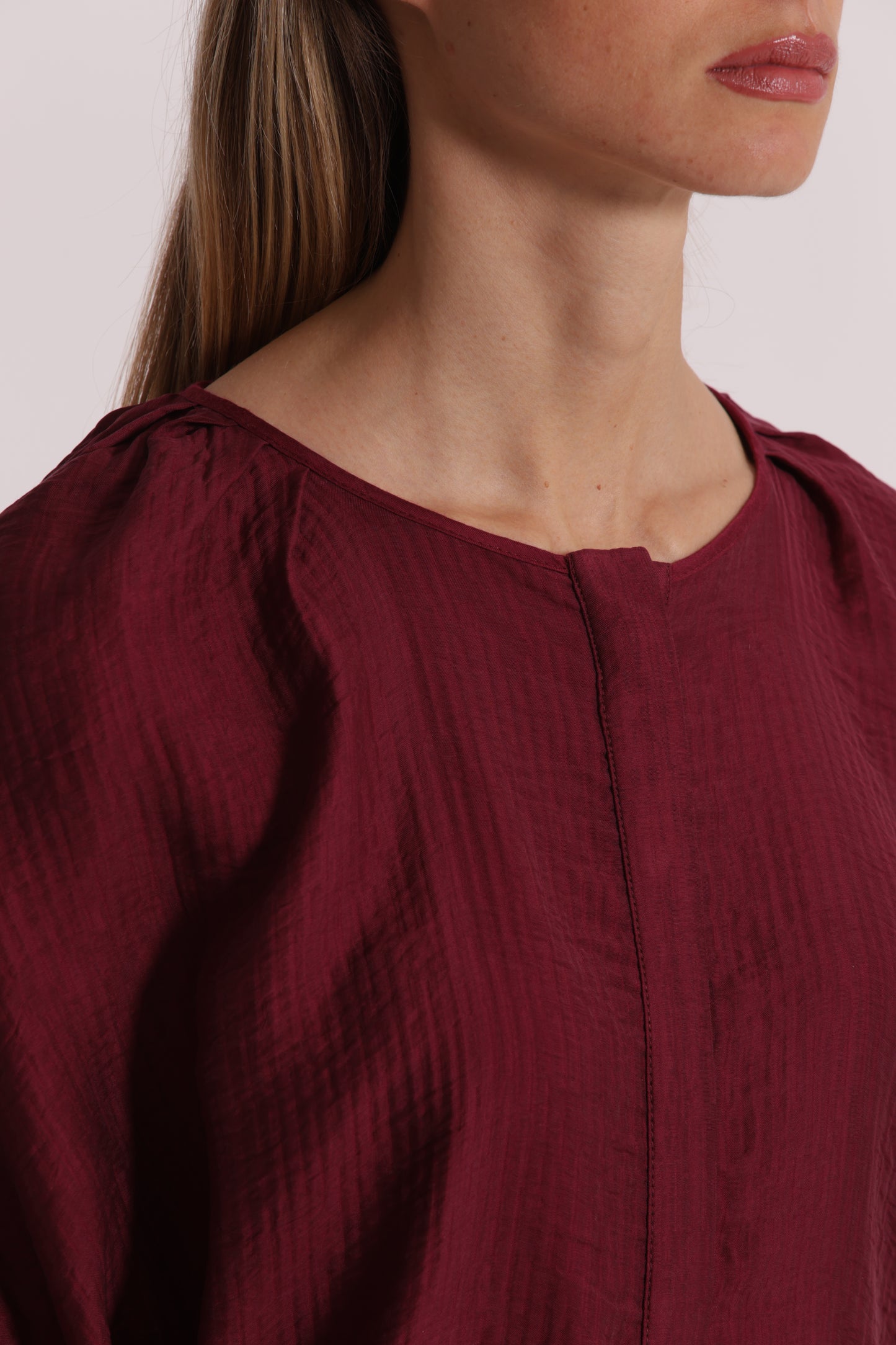 BLUSA OVER IN CREPONNE SCOLLO TONDO E MANICHE 3/4