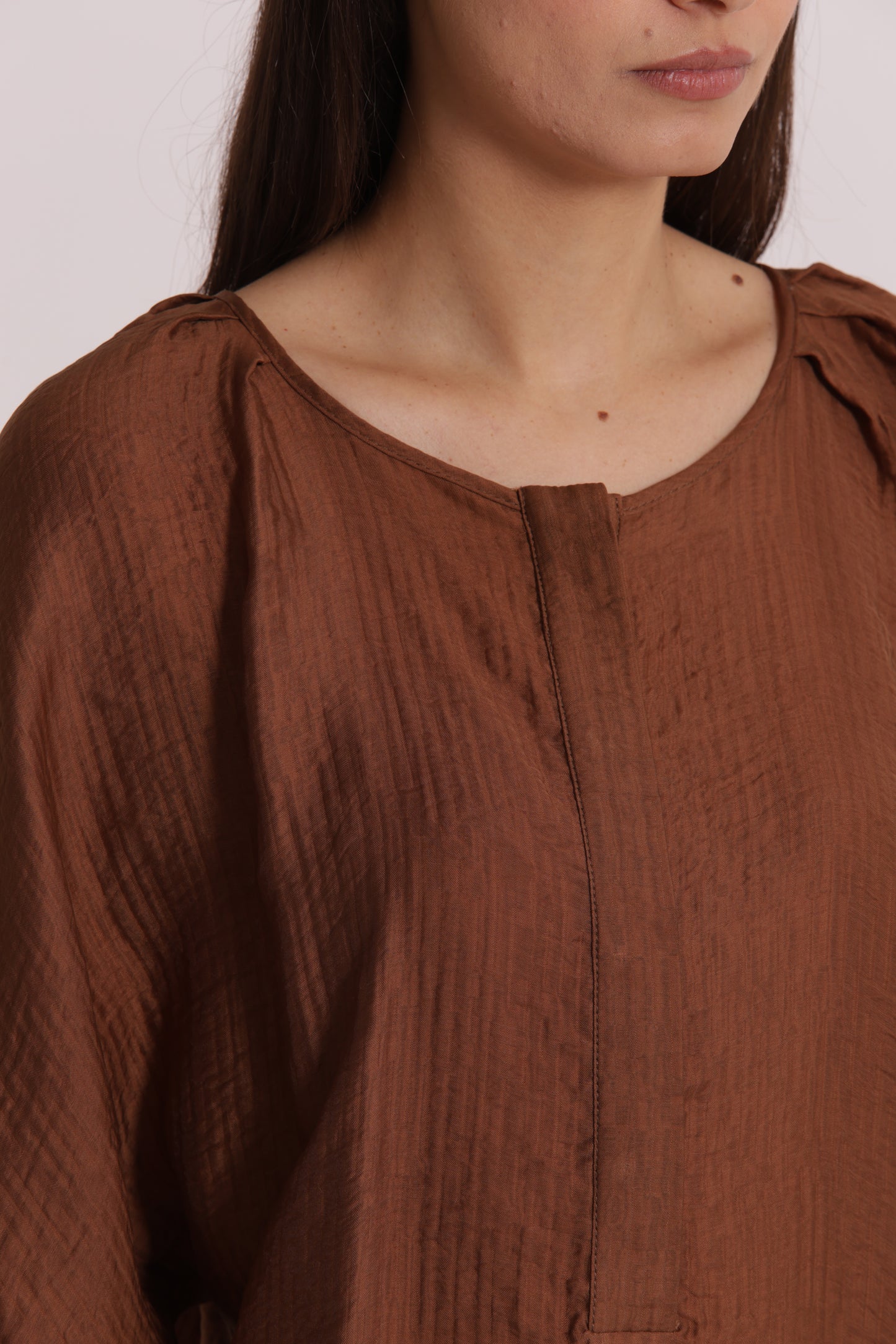 BLUSA OVER IN CREPONNE SCOLLO TONDO E MANICHE 3/4