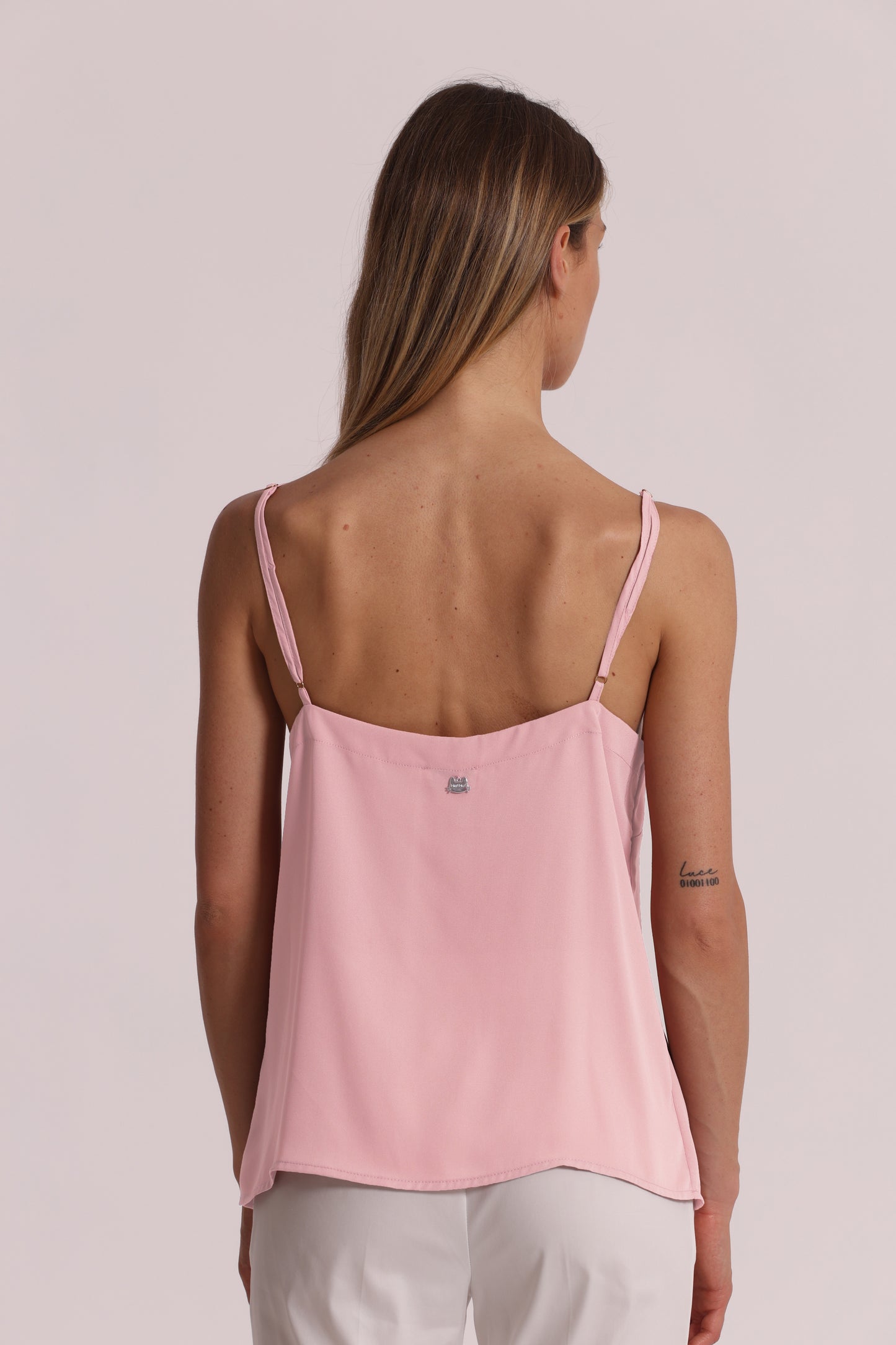 TOP SCOLLO A V