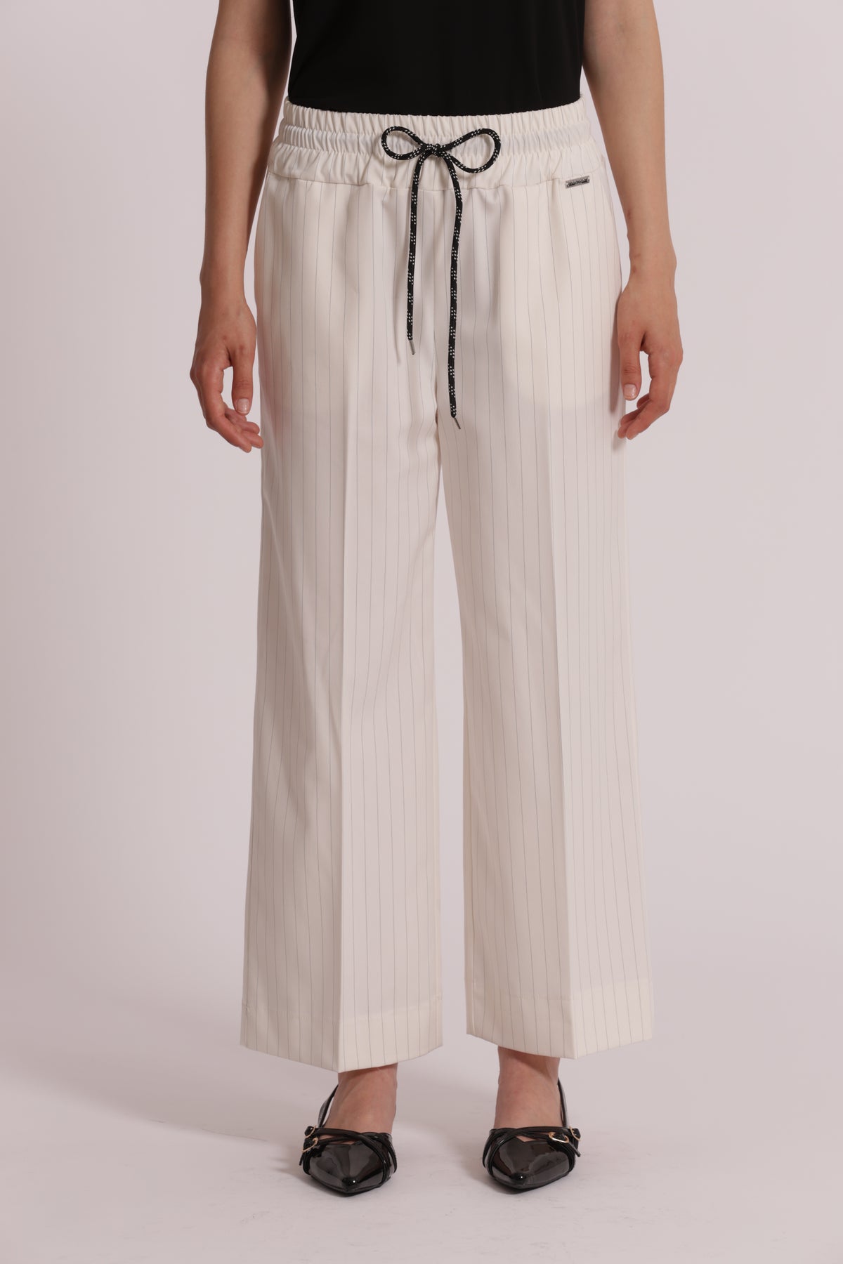PANTALONE CROPPED CON ELASTICO IN VITA GESSATO