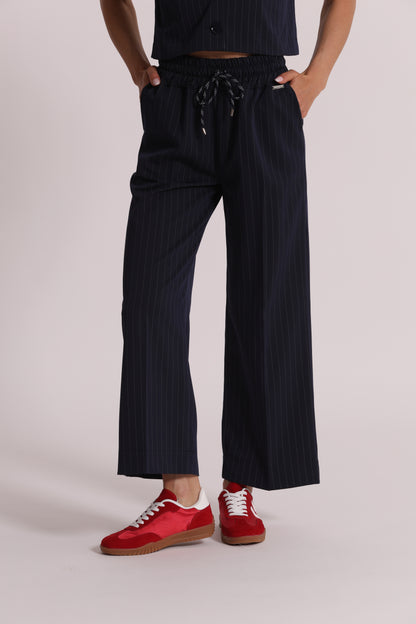 PANTALONE CROPPED CON ELASTICO IN VITA GESSATO
