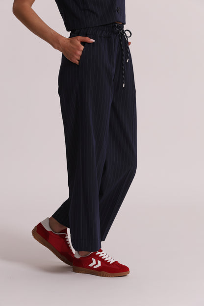PANTALONE CROPPED CON ELASTICO IN VITA GESSATO