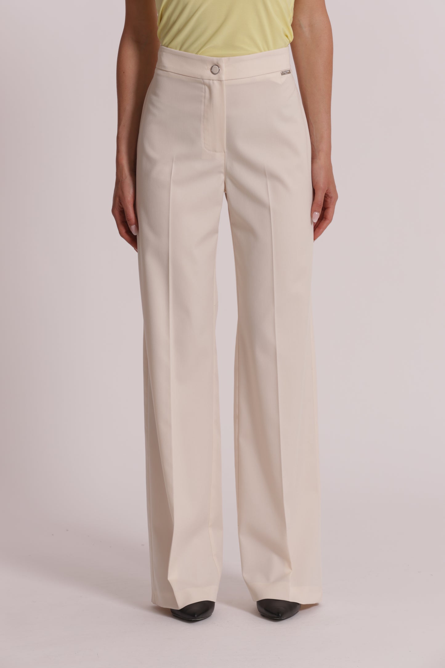 PANTALONE PALAZZO CON ELASTICO DIETRO IN MANOFREDDA