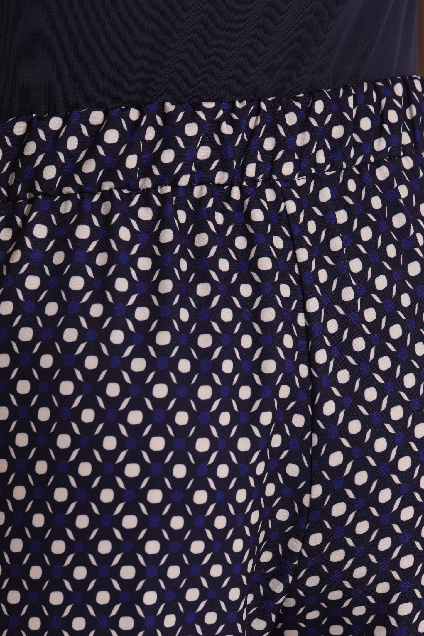 PANTALONE CON FANTASIA GEOMETRICA