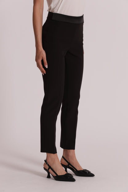 PANTALONI CON DETTAGLI IN SIMIL RASO