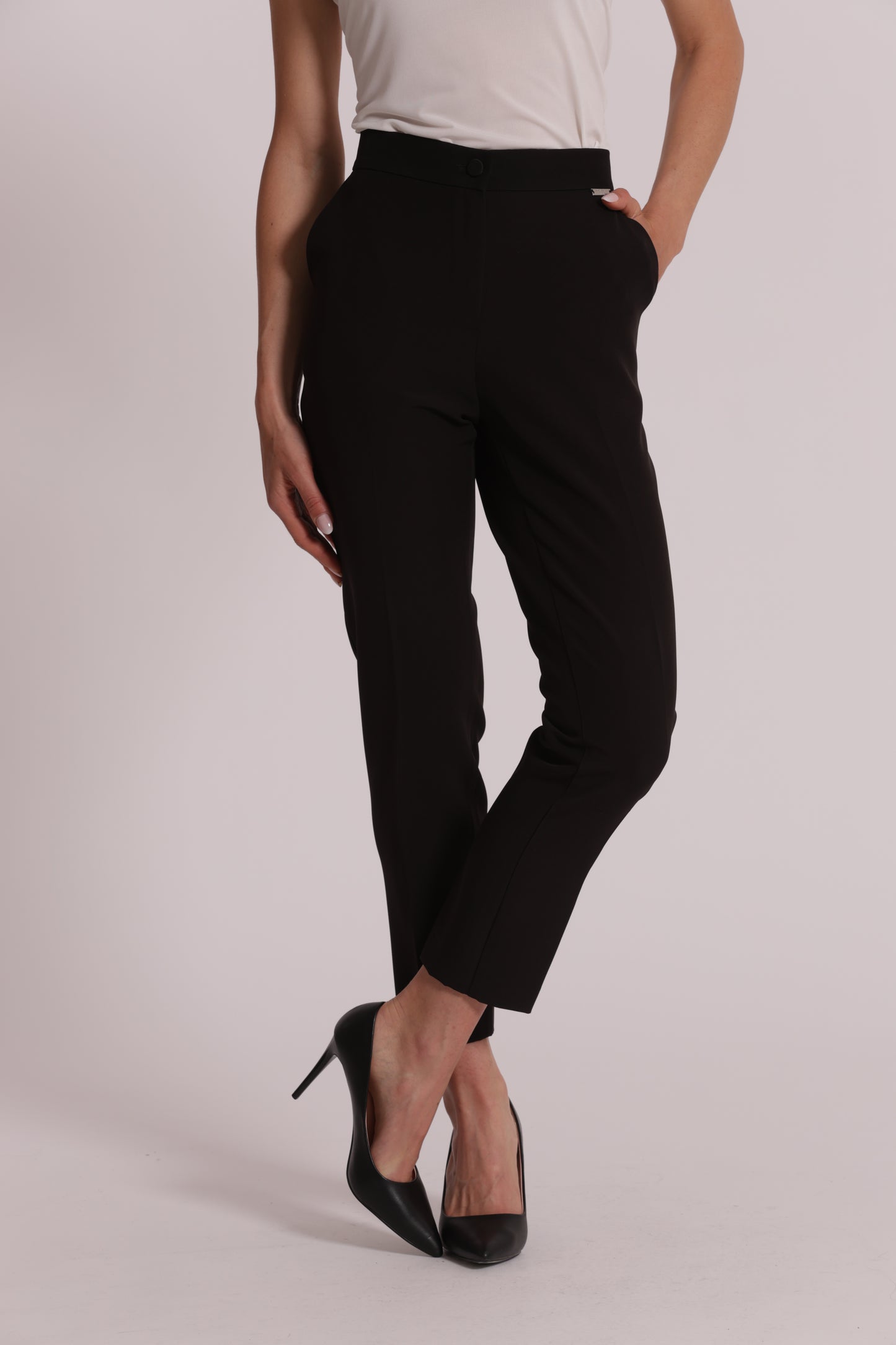 PANTALONI SIGARETTA CON ELASTICO DIETRO