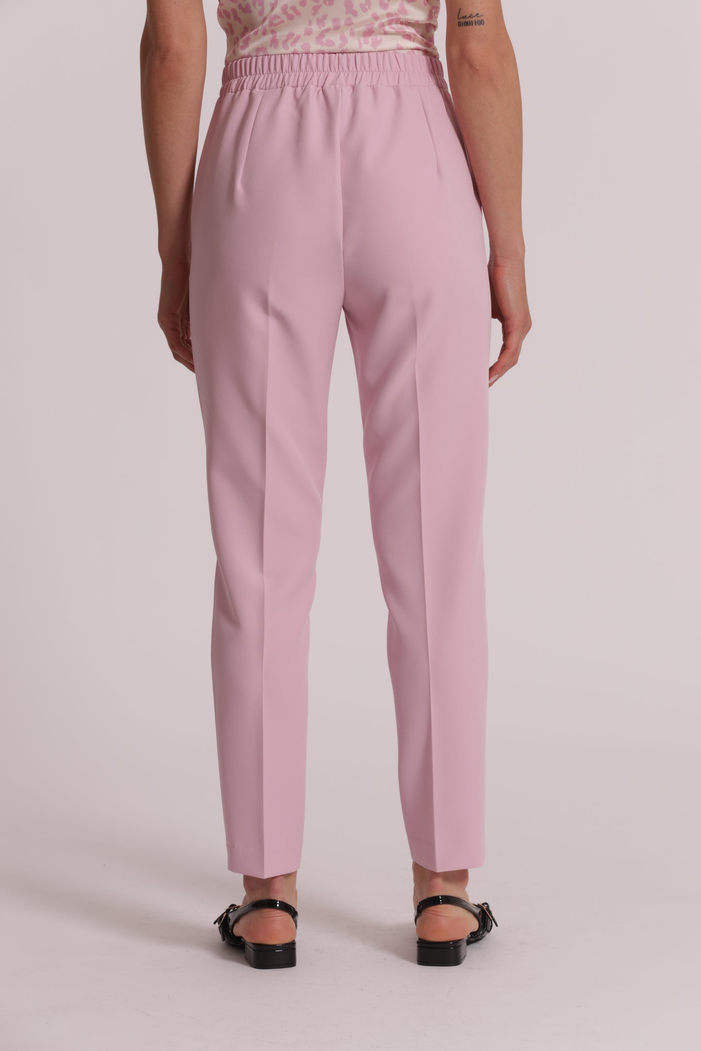 PANTALONI SIGARETTA CON ELASTICO DIETRO
