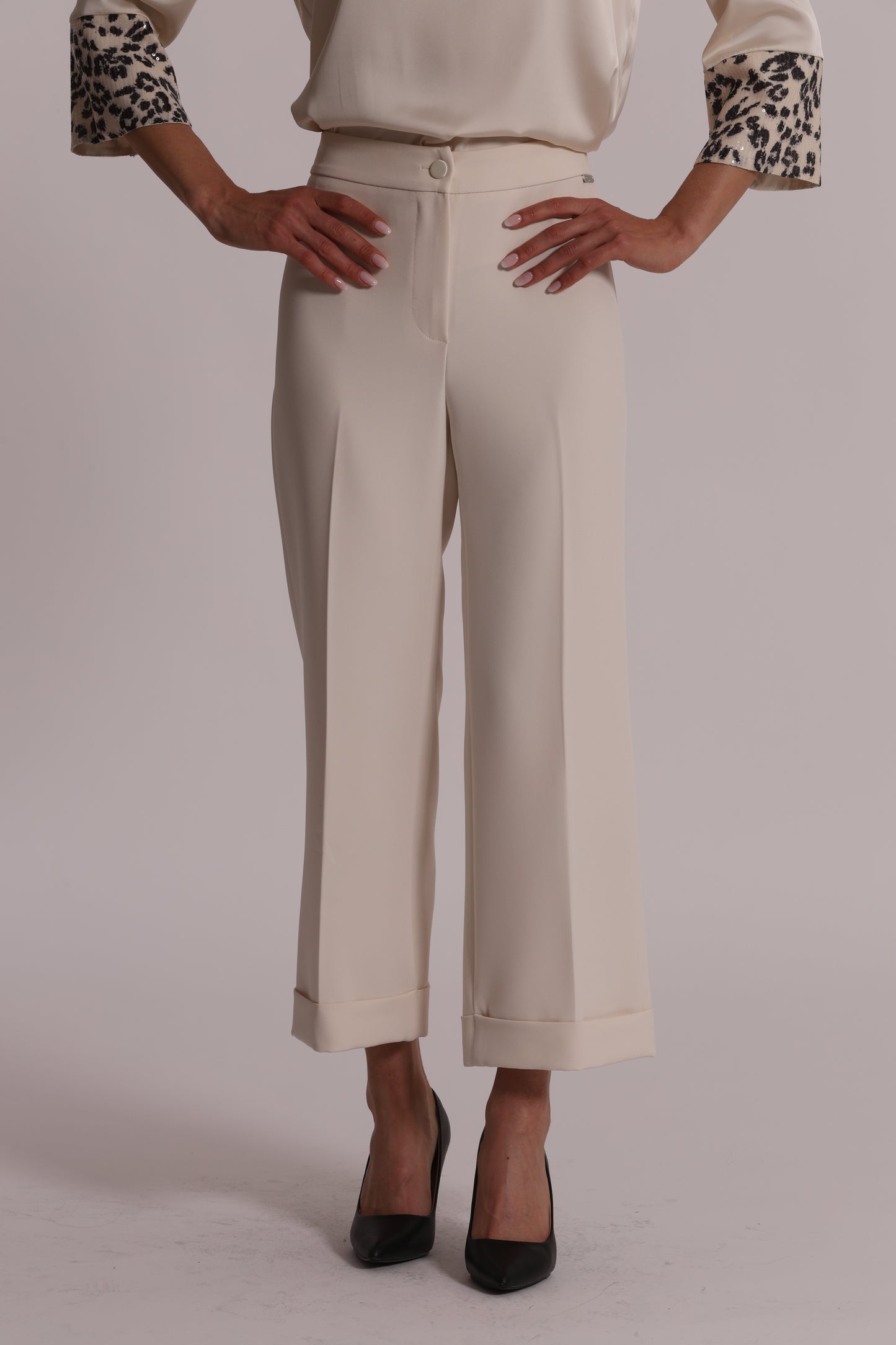 PANTALONI CON RISVOLTO