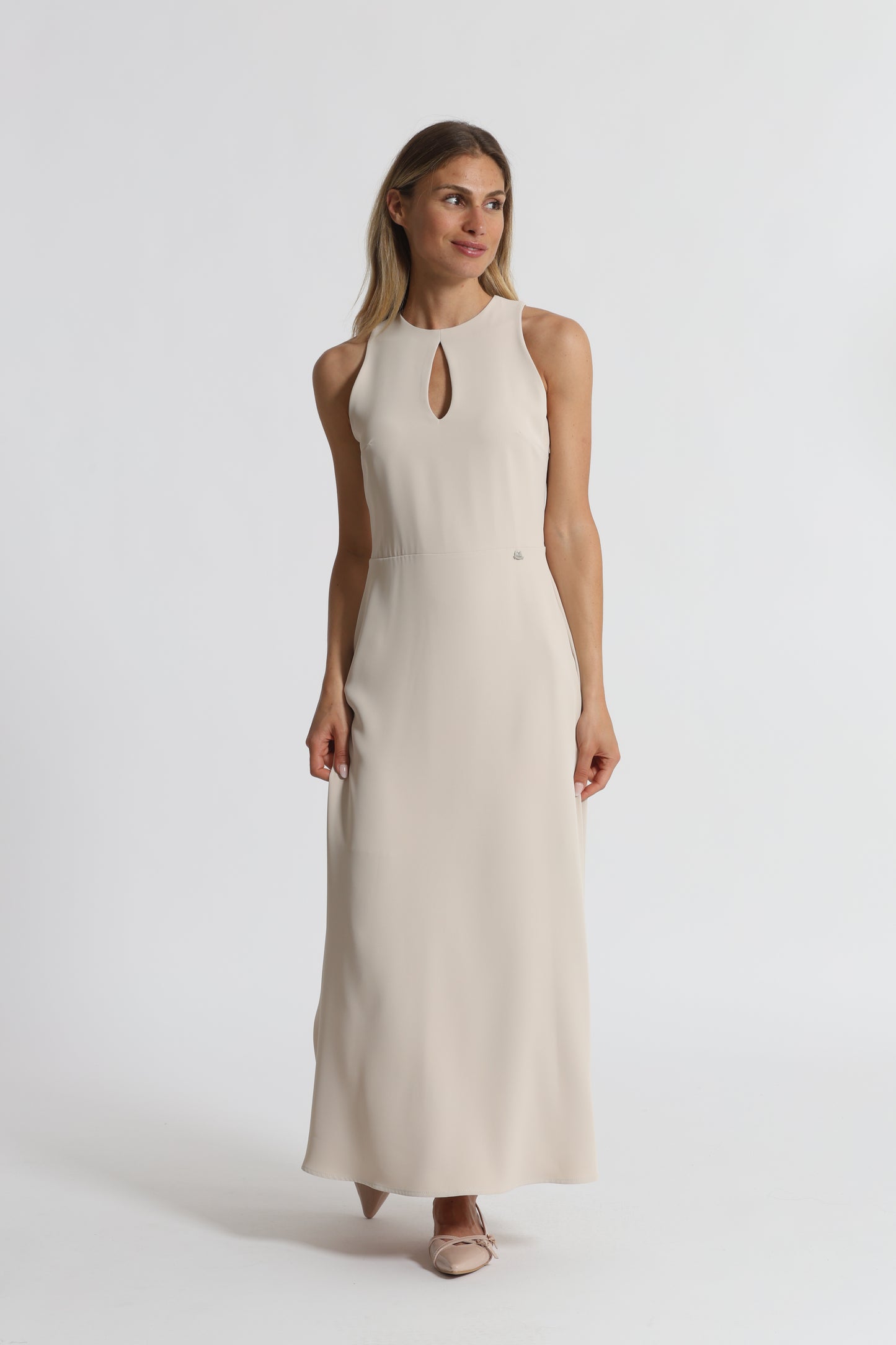 ABITO MIDI CON SCOLLO A GOCCIA