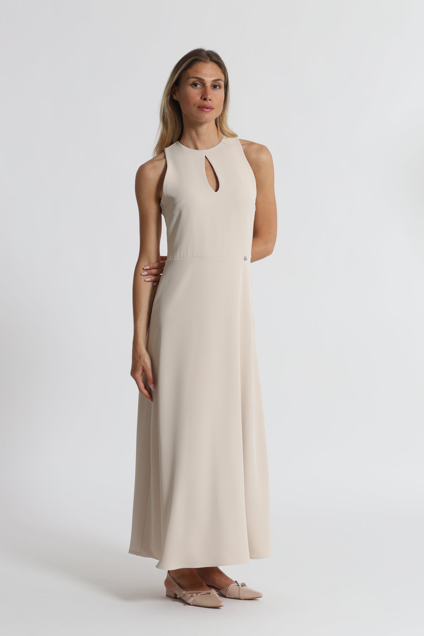 ABITO MIDI CON SCOLLO A GOCCIA