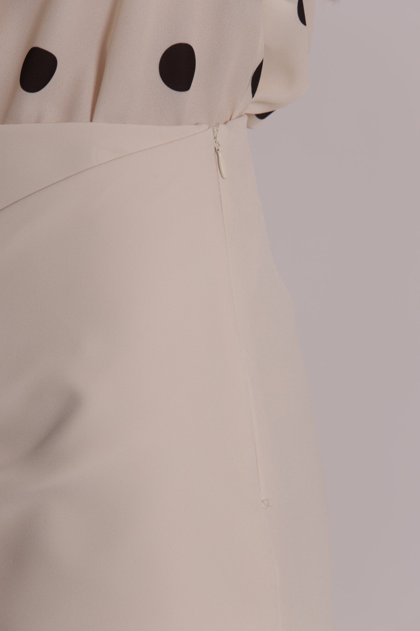 GONNA CORTA CON FIOCCO FRONTALE