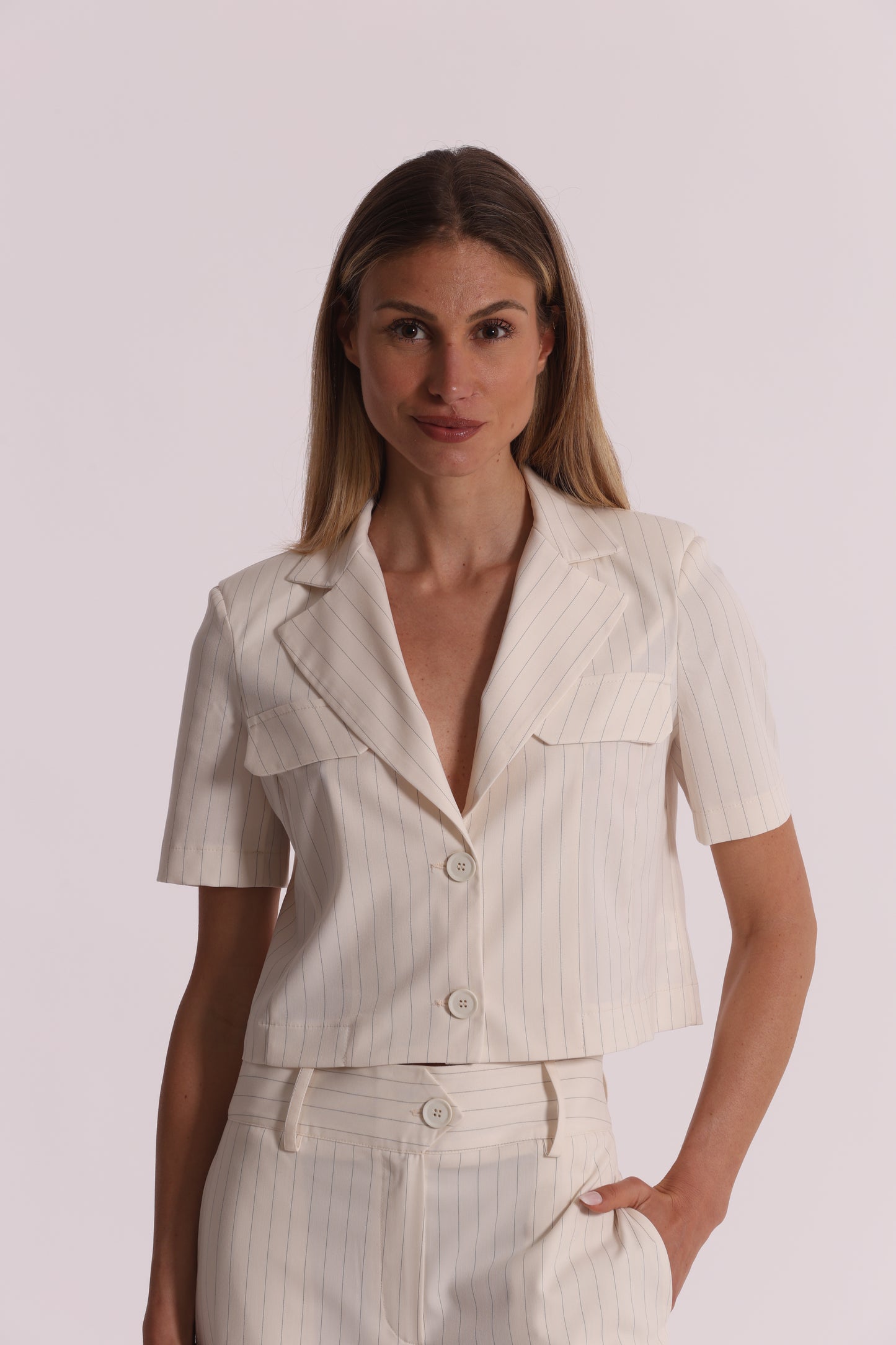 GIACCA CROPPED A MANICHE CORTE GESSATA