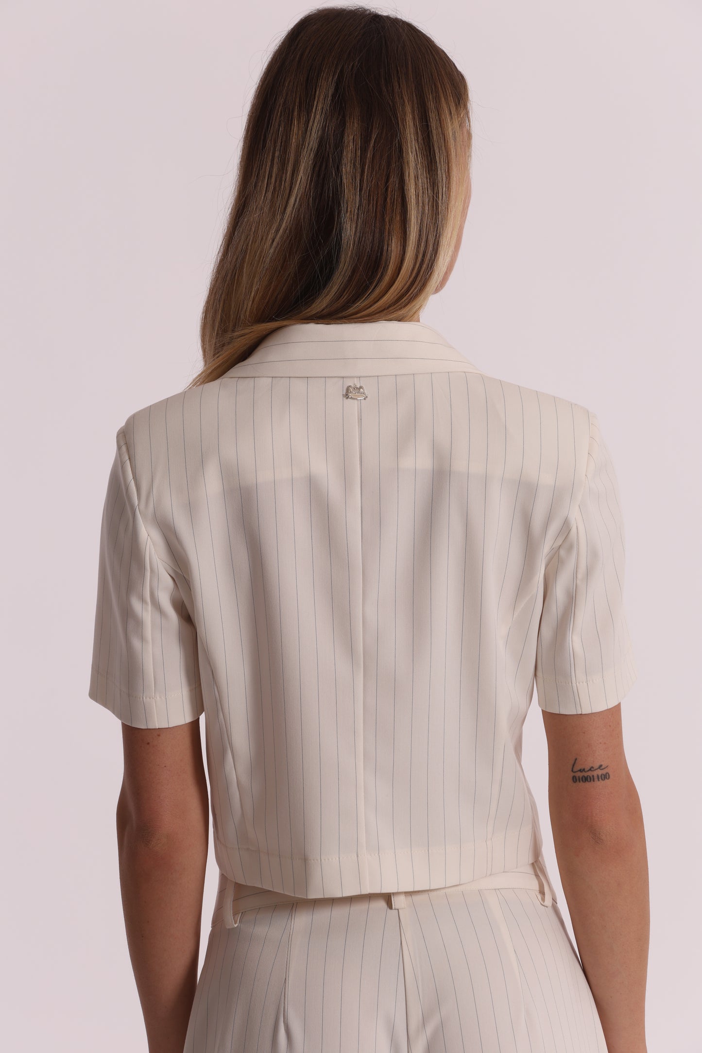 GIACCA CROPPED A MANICHE CORTE GESSATA