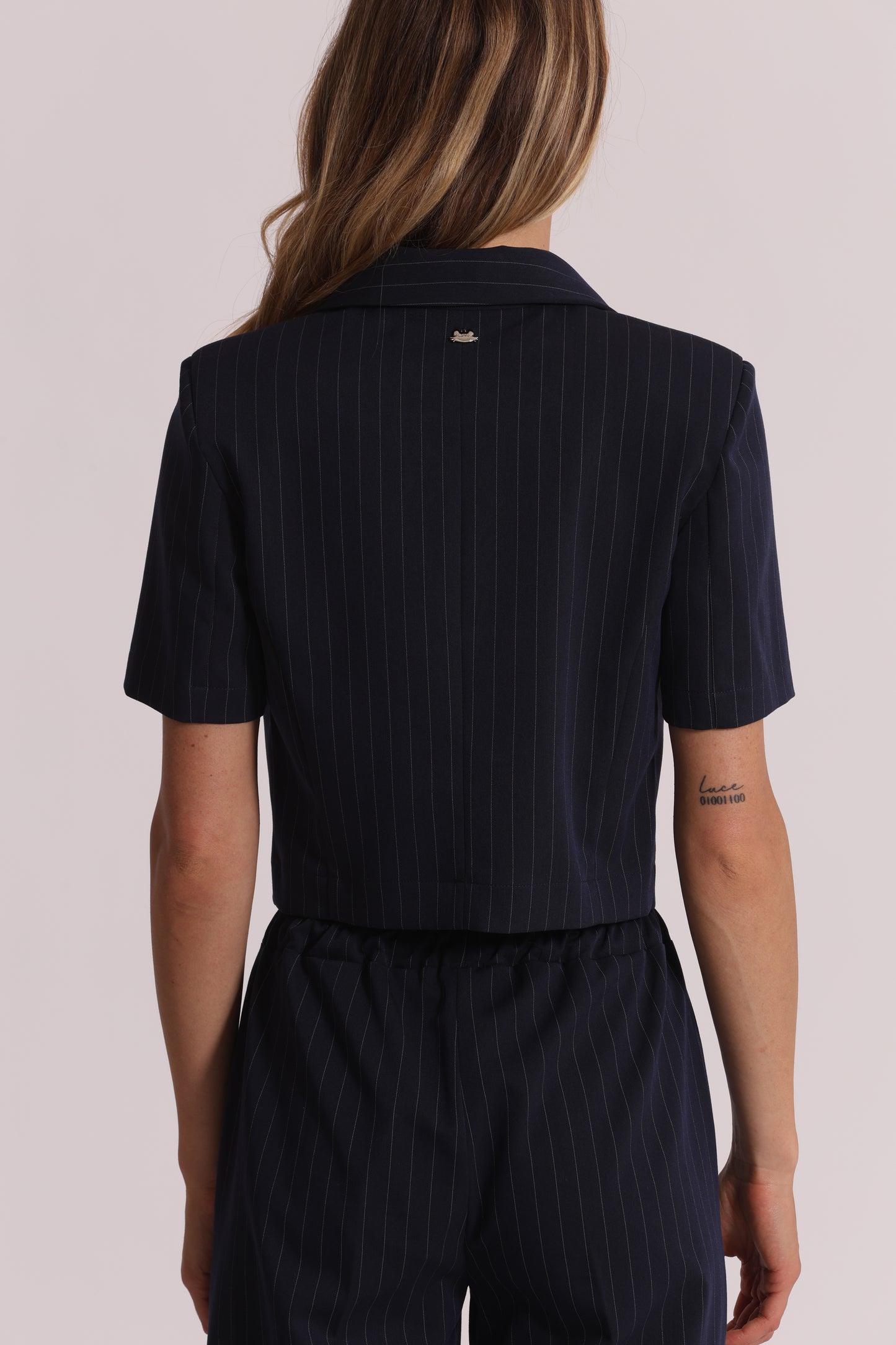GIACCA CROPPED A MANICHE CORTE GESSATA