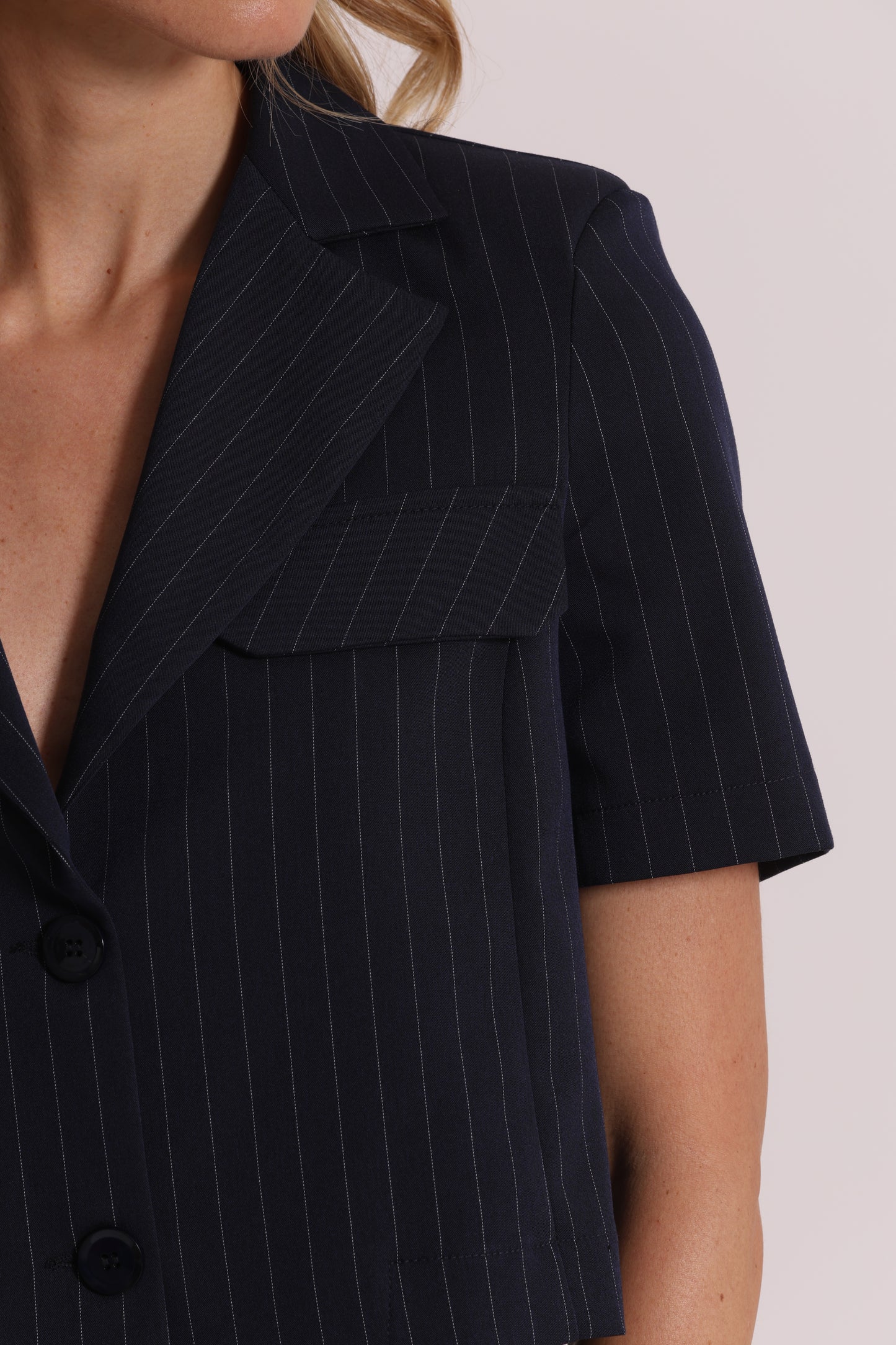 GIACCA CROPPED A MANICHE CORTE GESSATA