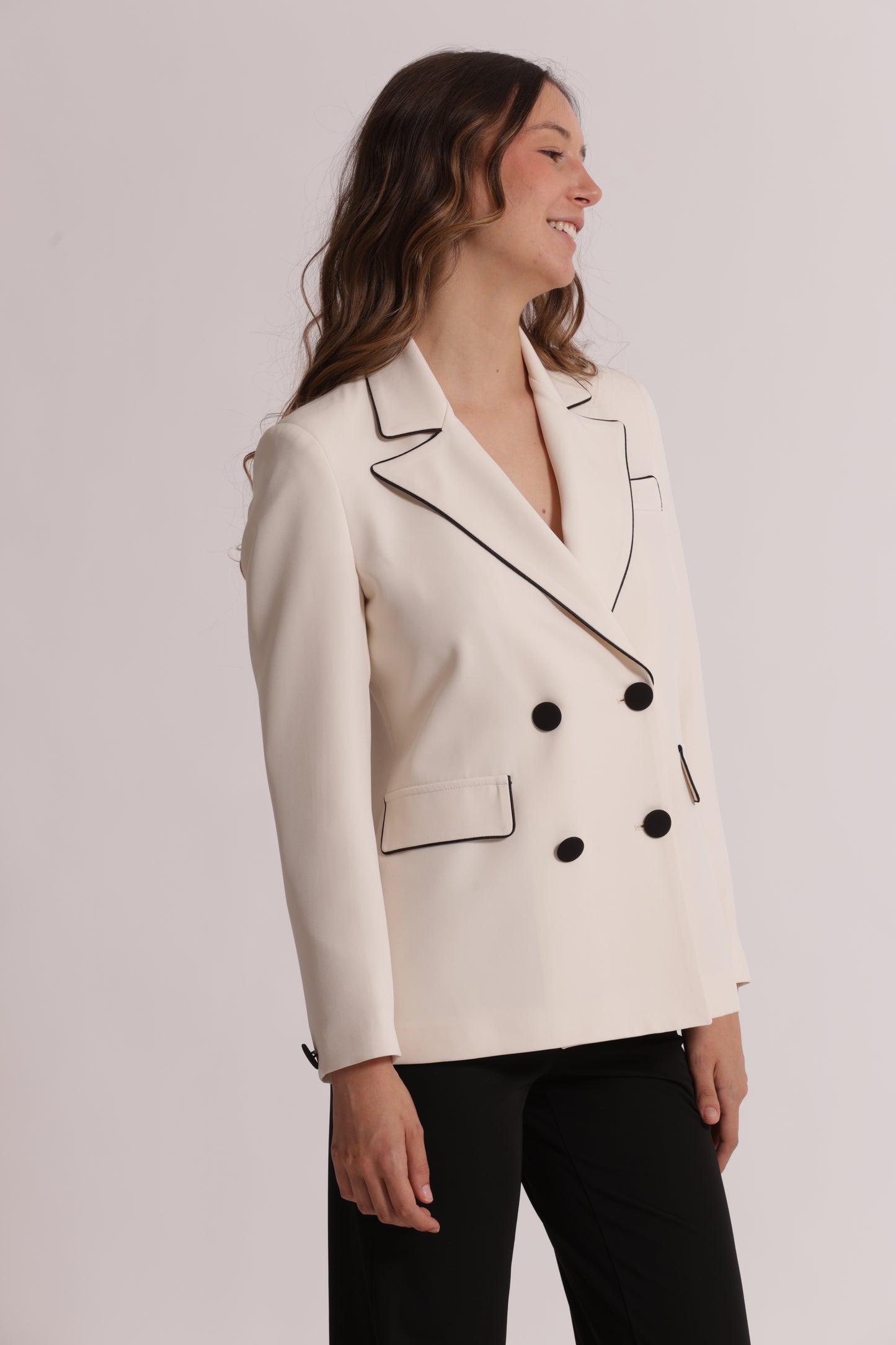 GIACCA CON BORDI A CONTRASTO