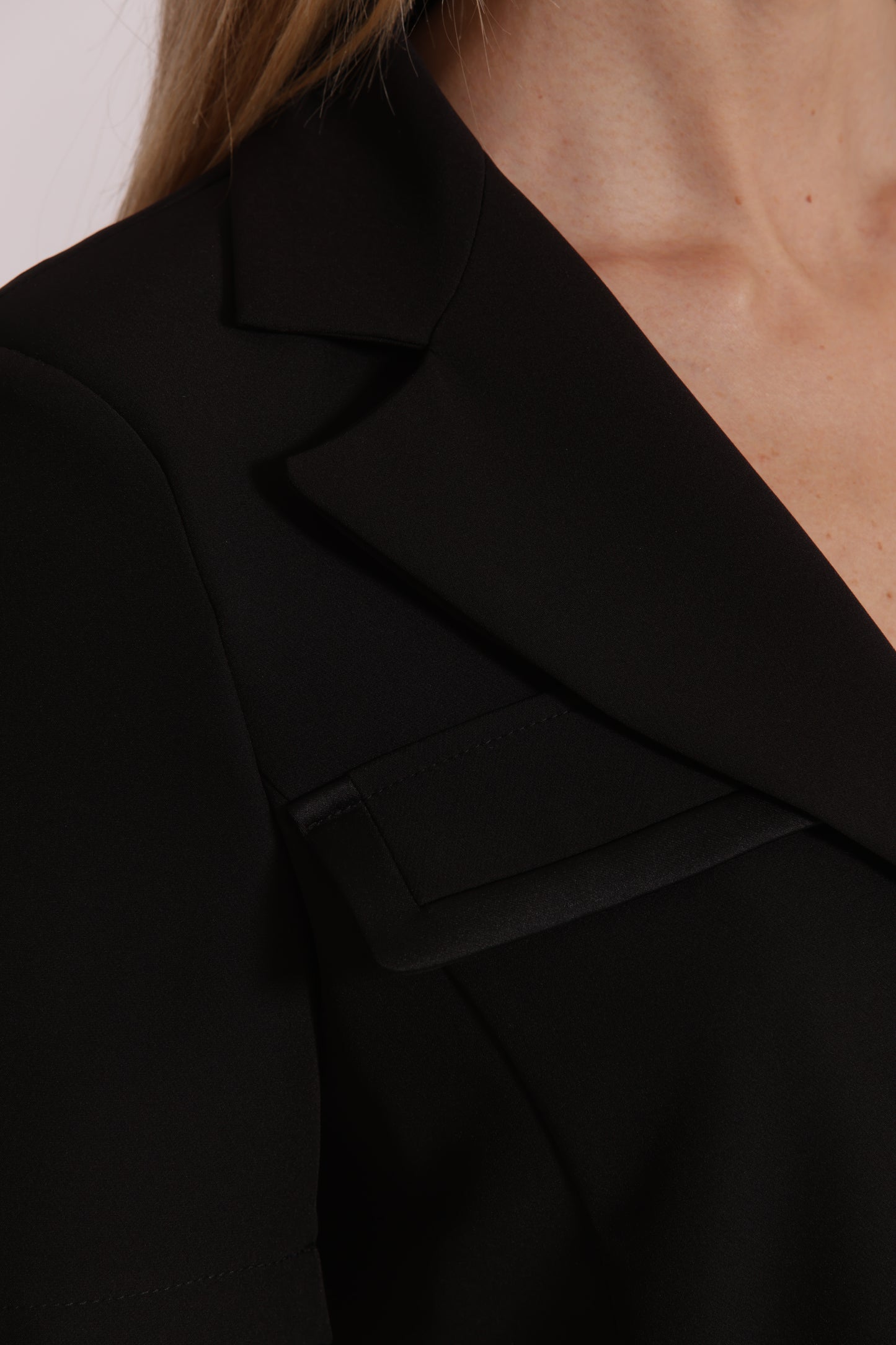 GIACCA MANICHE CORTE IN TESSUTO TECNICO