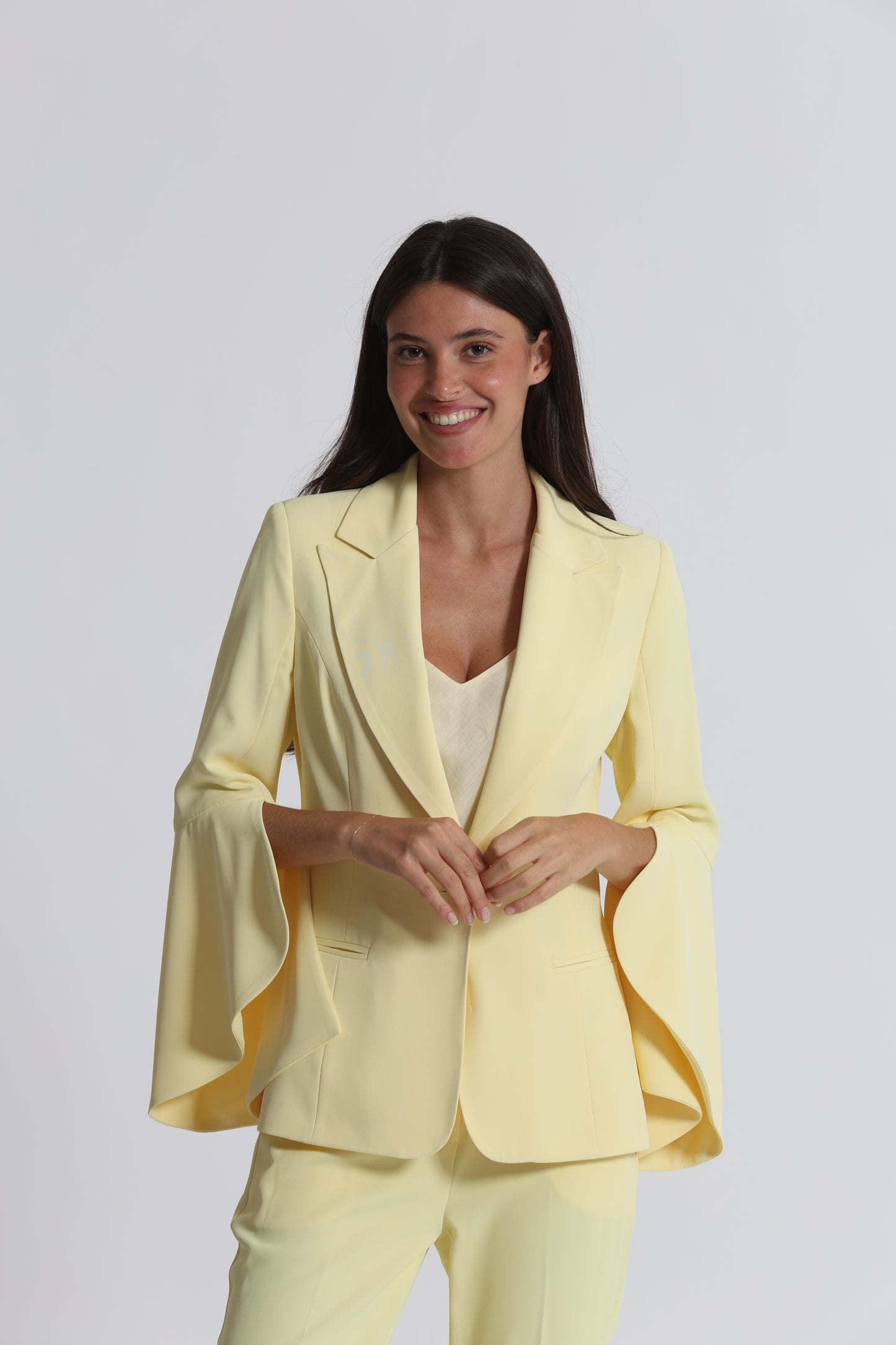 GIACCA CON MANICHE A TULIPANO