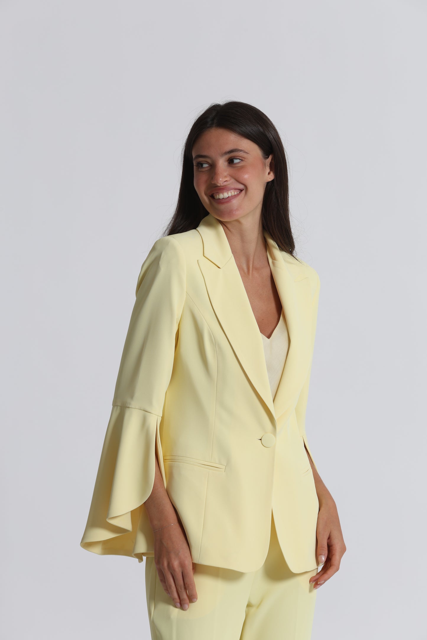 GIACCA CON MANICHE A TULIPANO