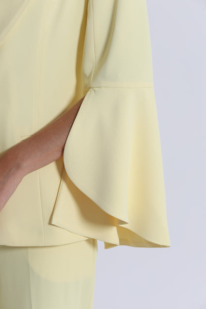 GIACCA CON MANICHE A TULIPANO