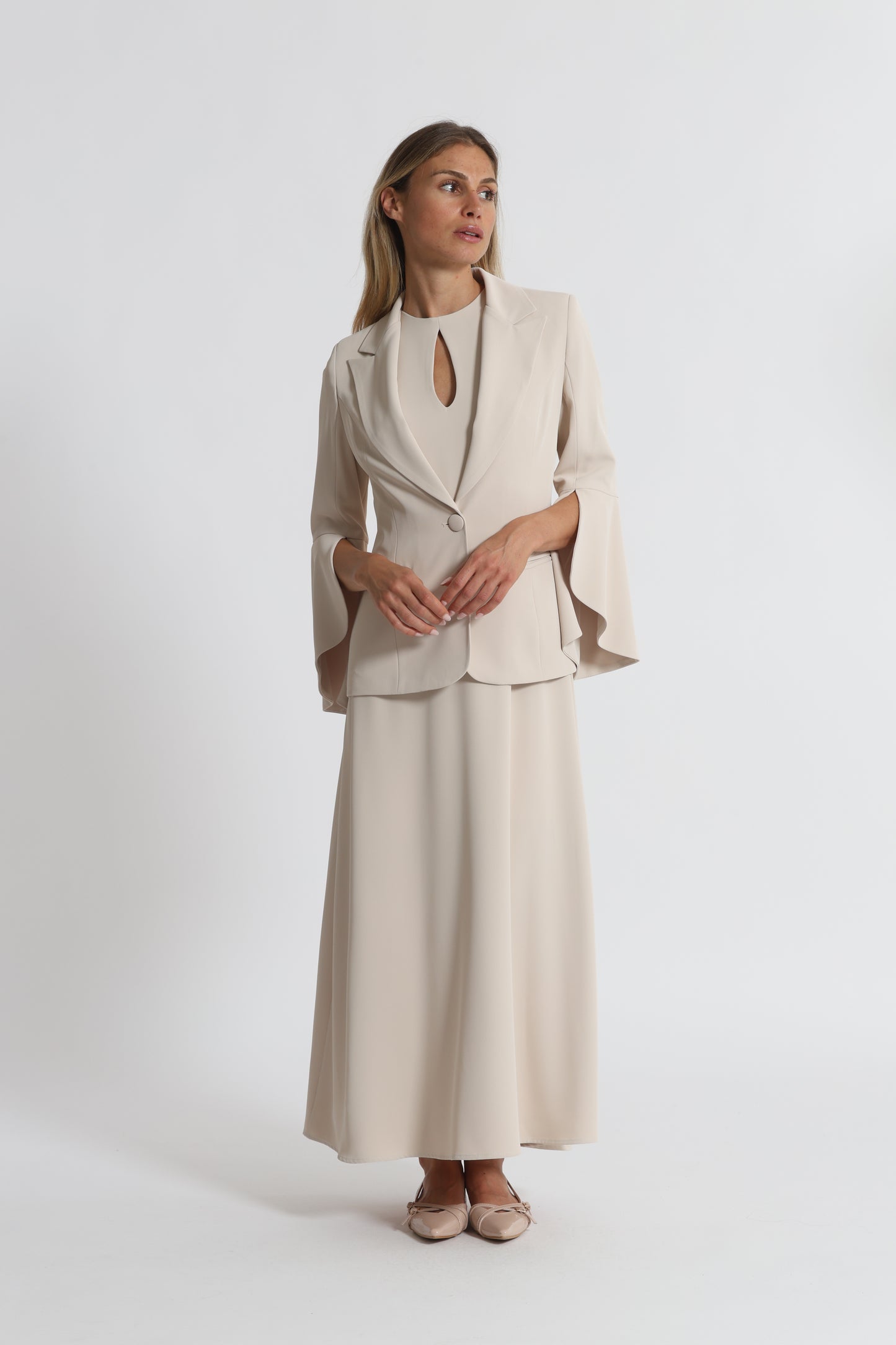 GIACCA CON MANICHE A TULIPANO