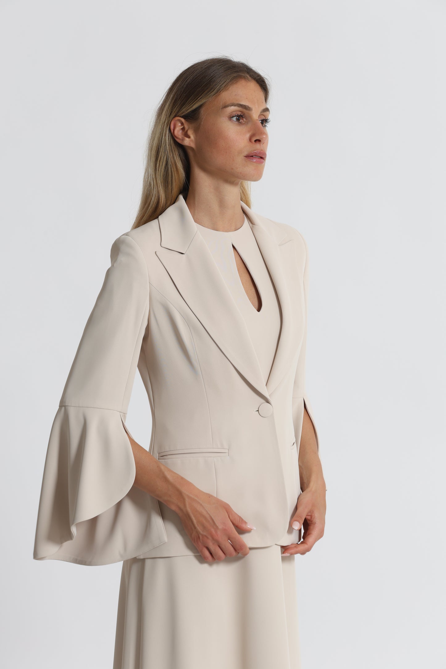 GIACCA CON MANICHE A TULIPANO