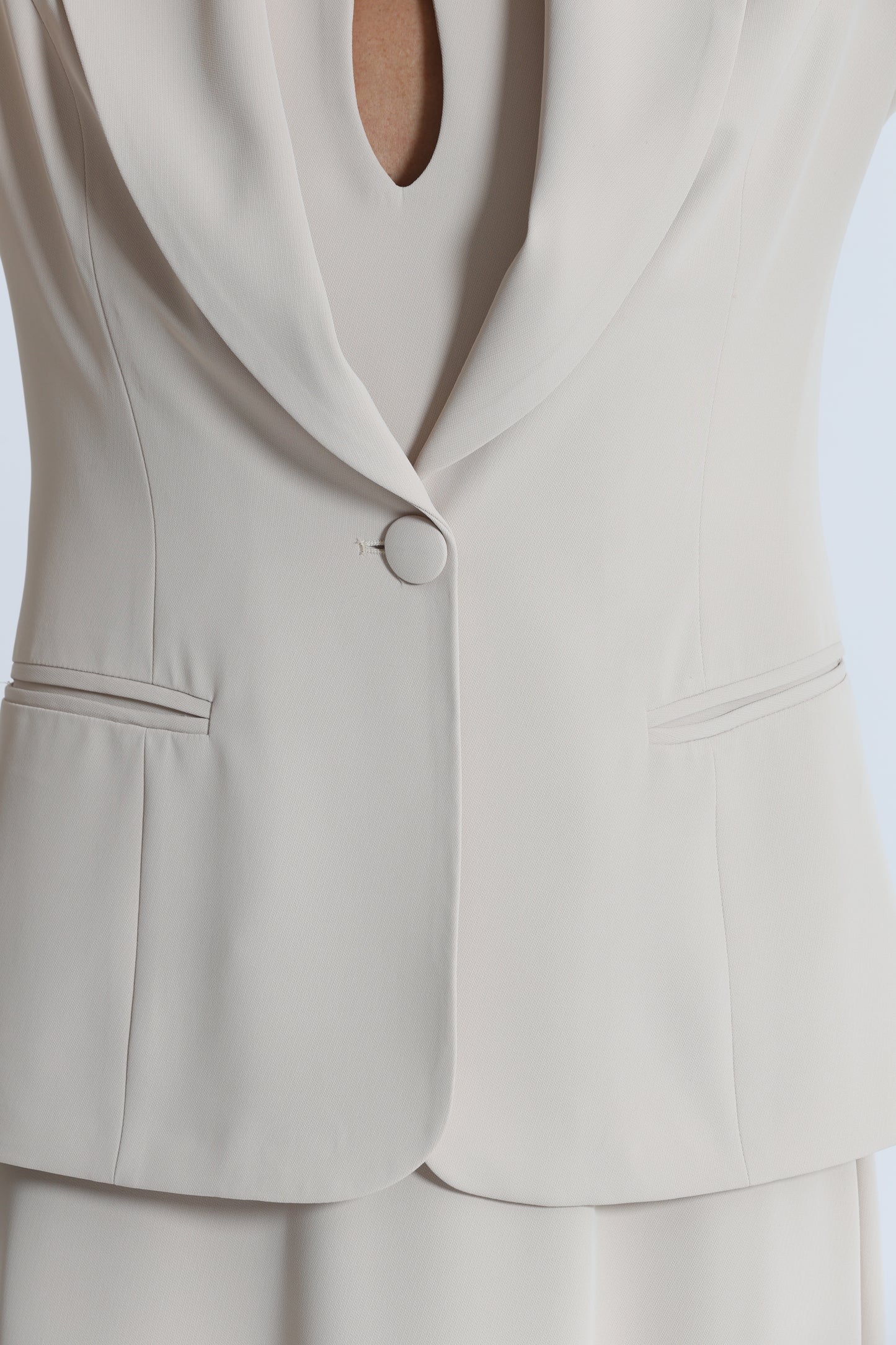 GIACCA CON MANICHE A TULIPANO