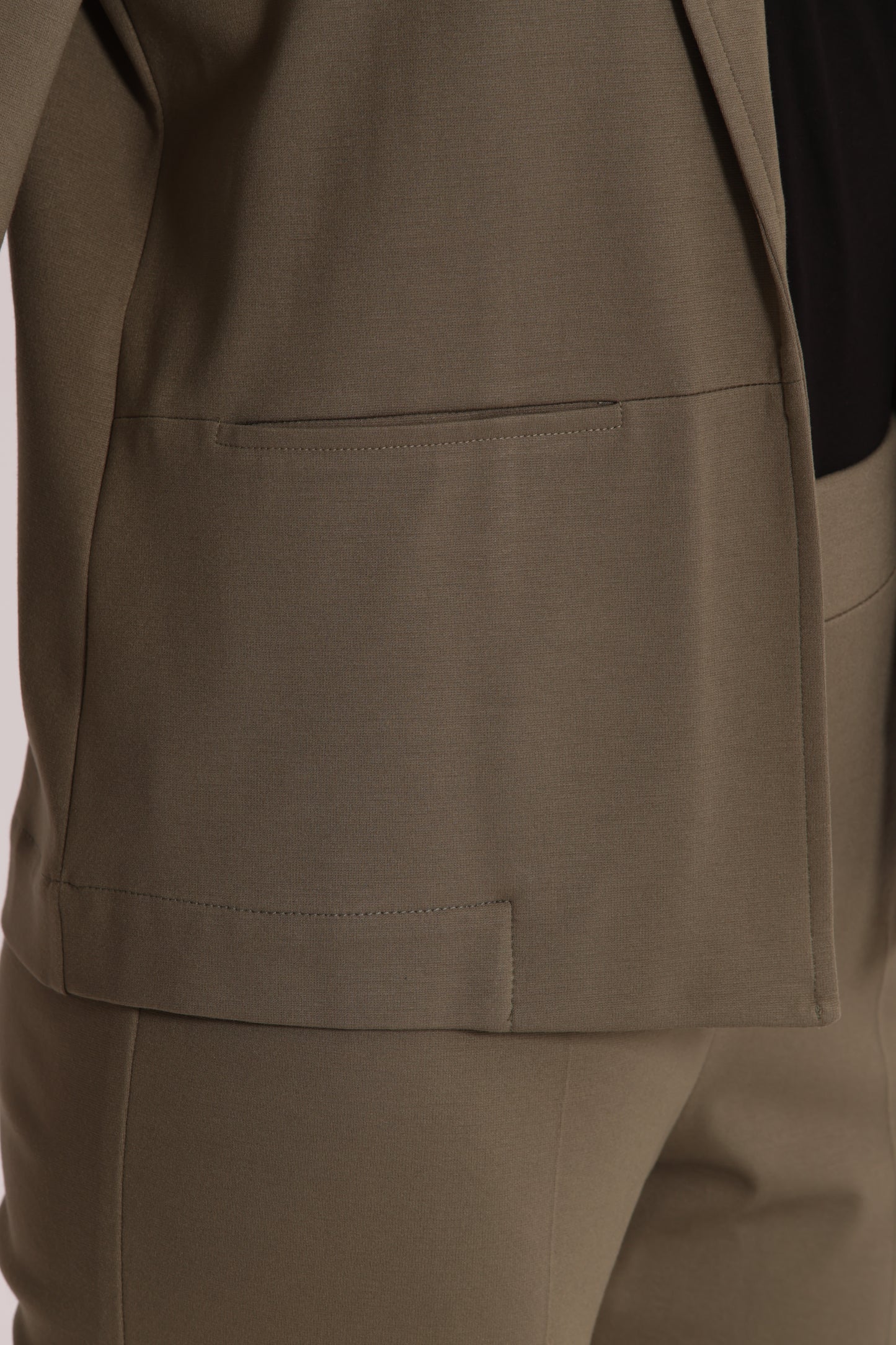 GIACCA IN PUNTO MILANO CON RISVOLTI SU MANICHE