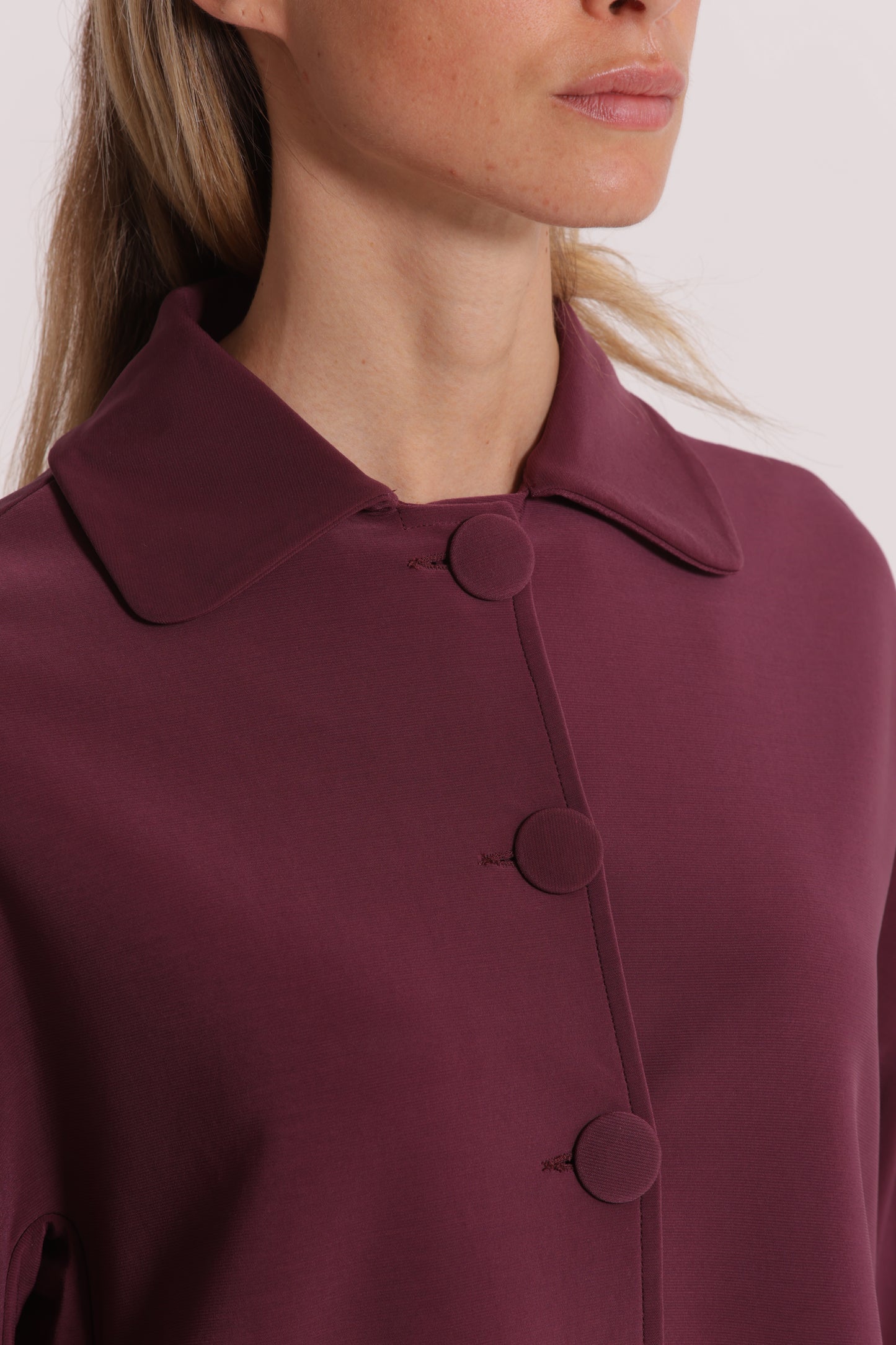 GIACCA IN NEOPRENE CON BOTTONI