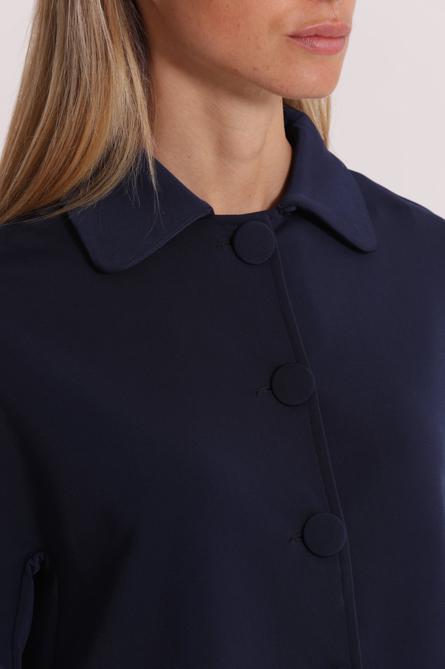 GIACCA IN NEOPRENE CON BOTTONI