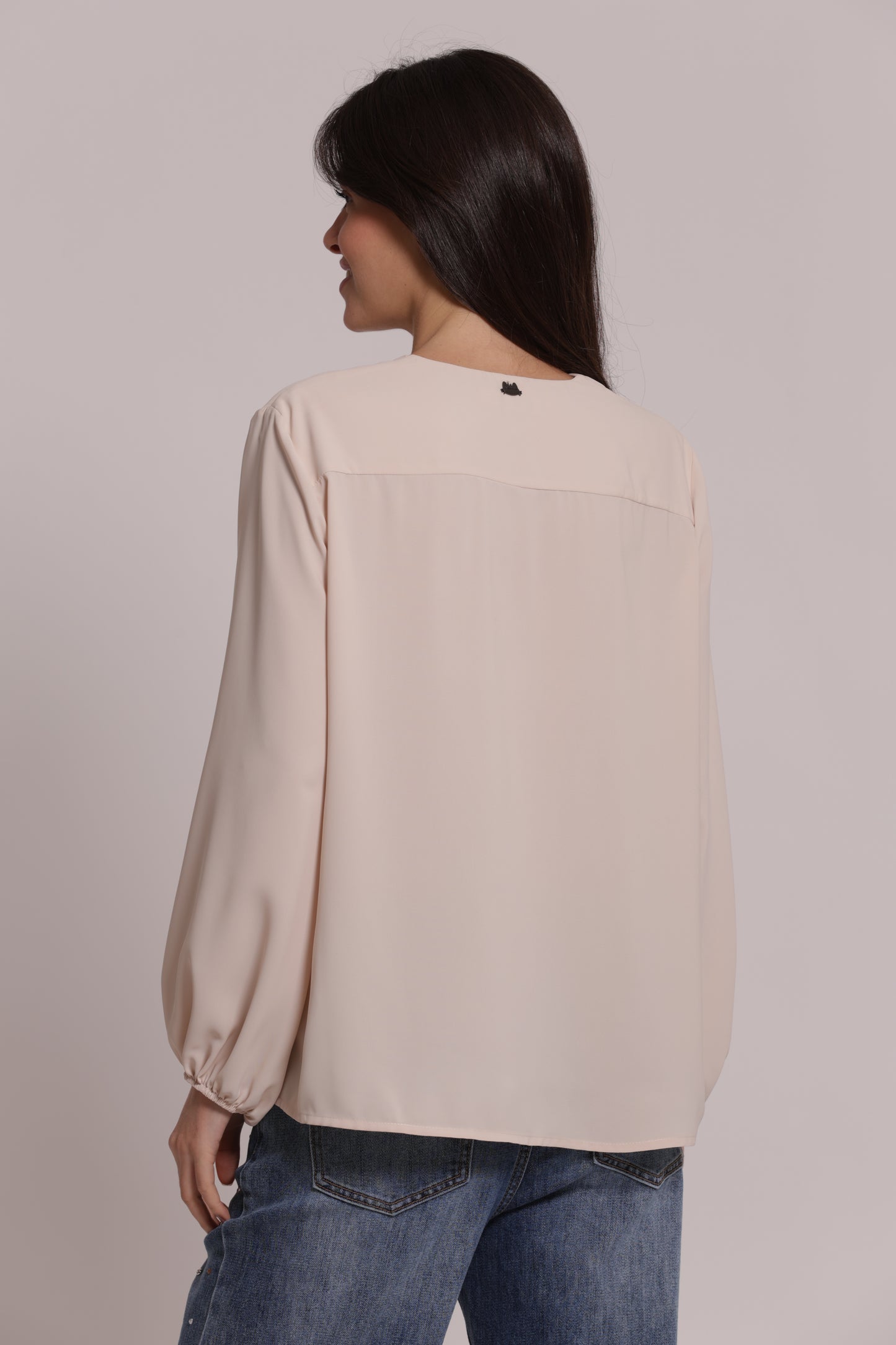 BLUSA IN SILKHAND CON DETTAGLIO