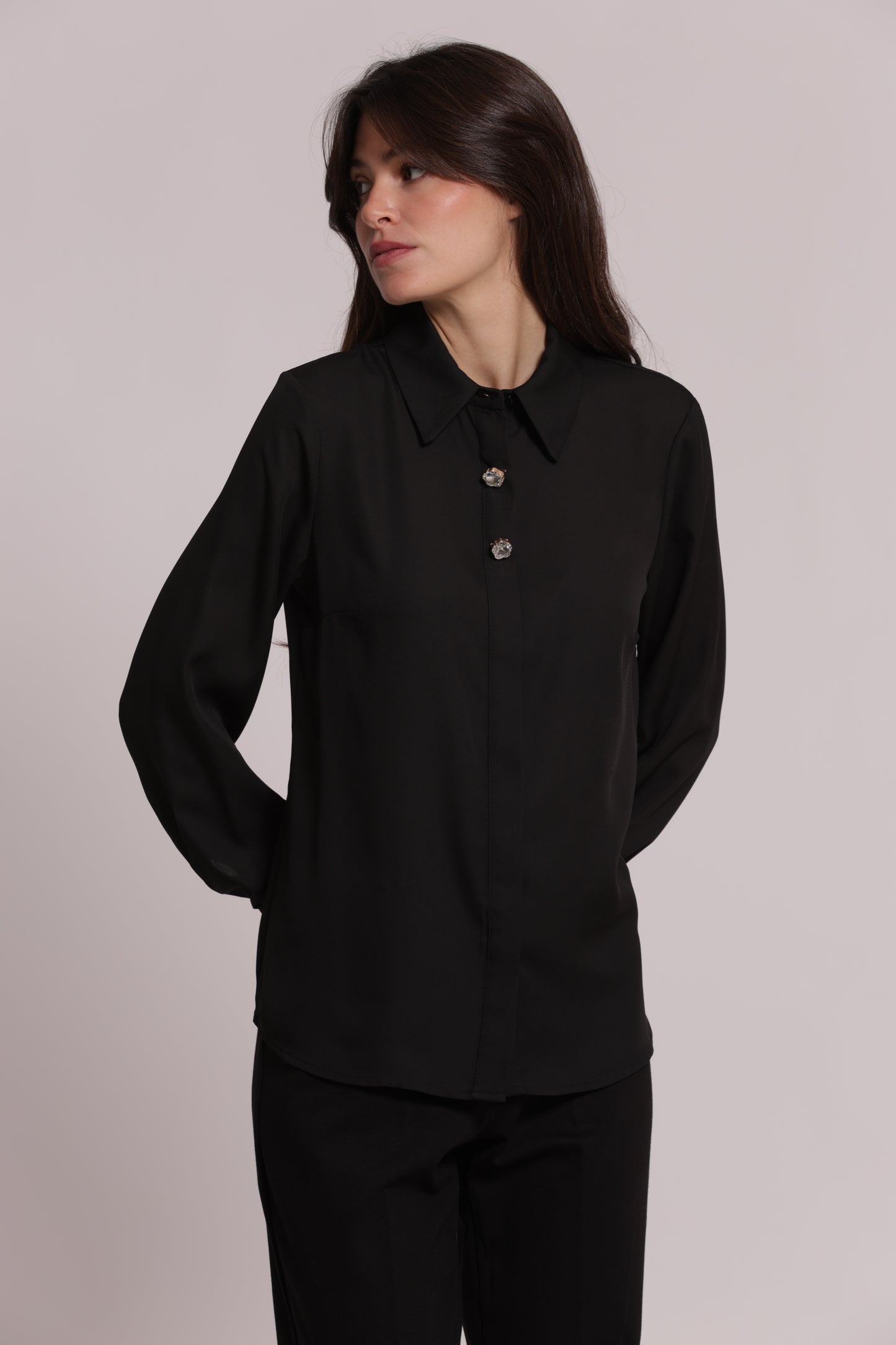 CAMICIA IN GEORGETTE CON BOTTONI GIOIELLO